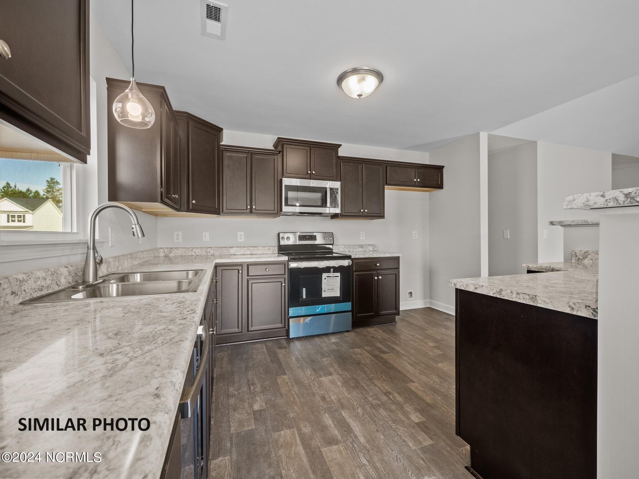 328 Cotton Hill Place Property Photo 13