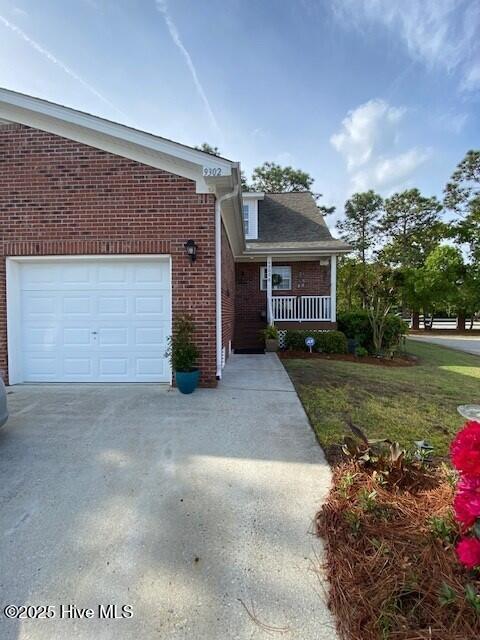 9302 Long Putt Court Property Photo 1