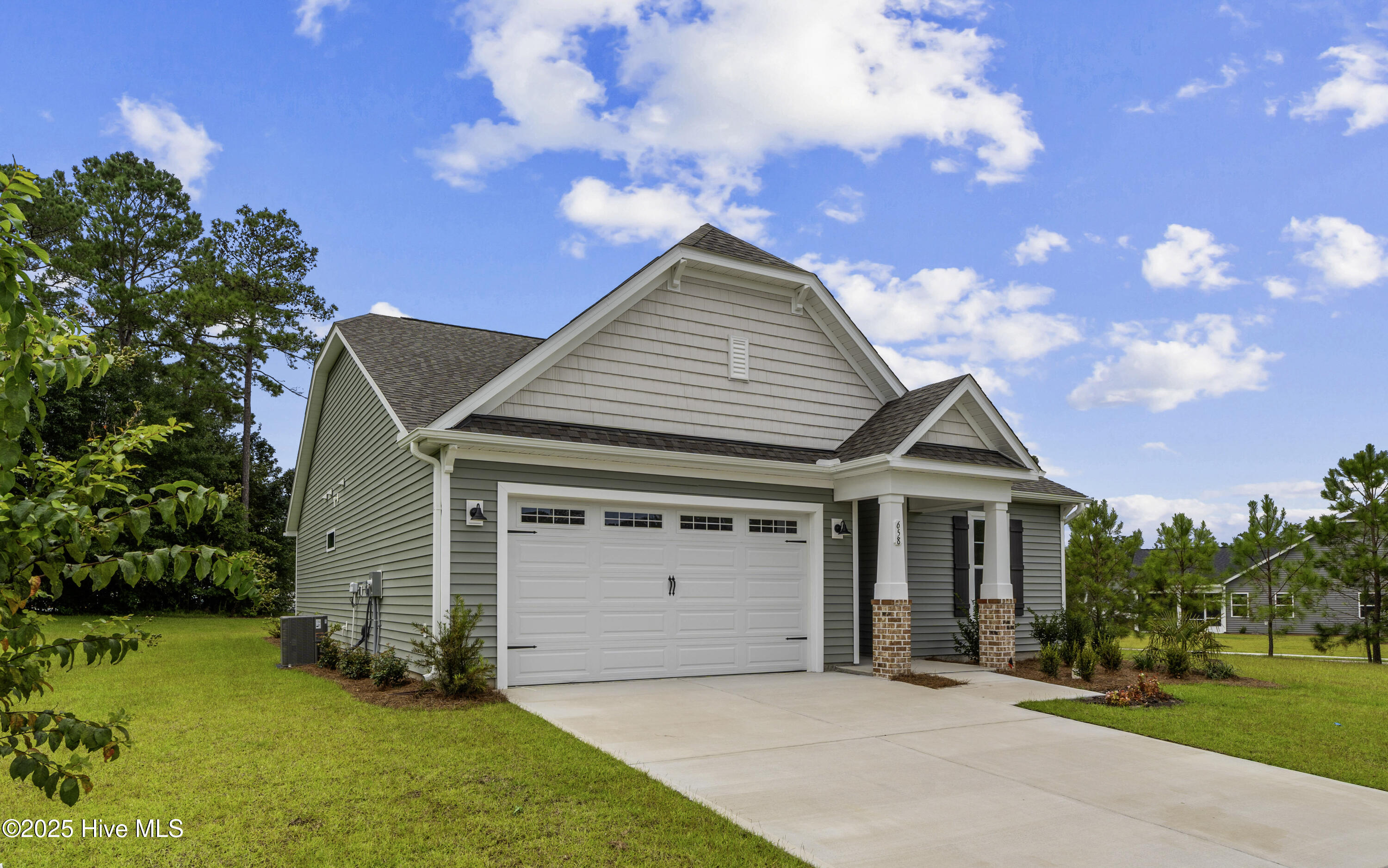 658 Edgeside Drive Property Photo 2