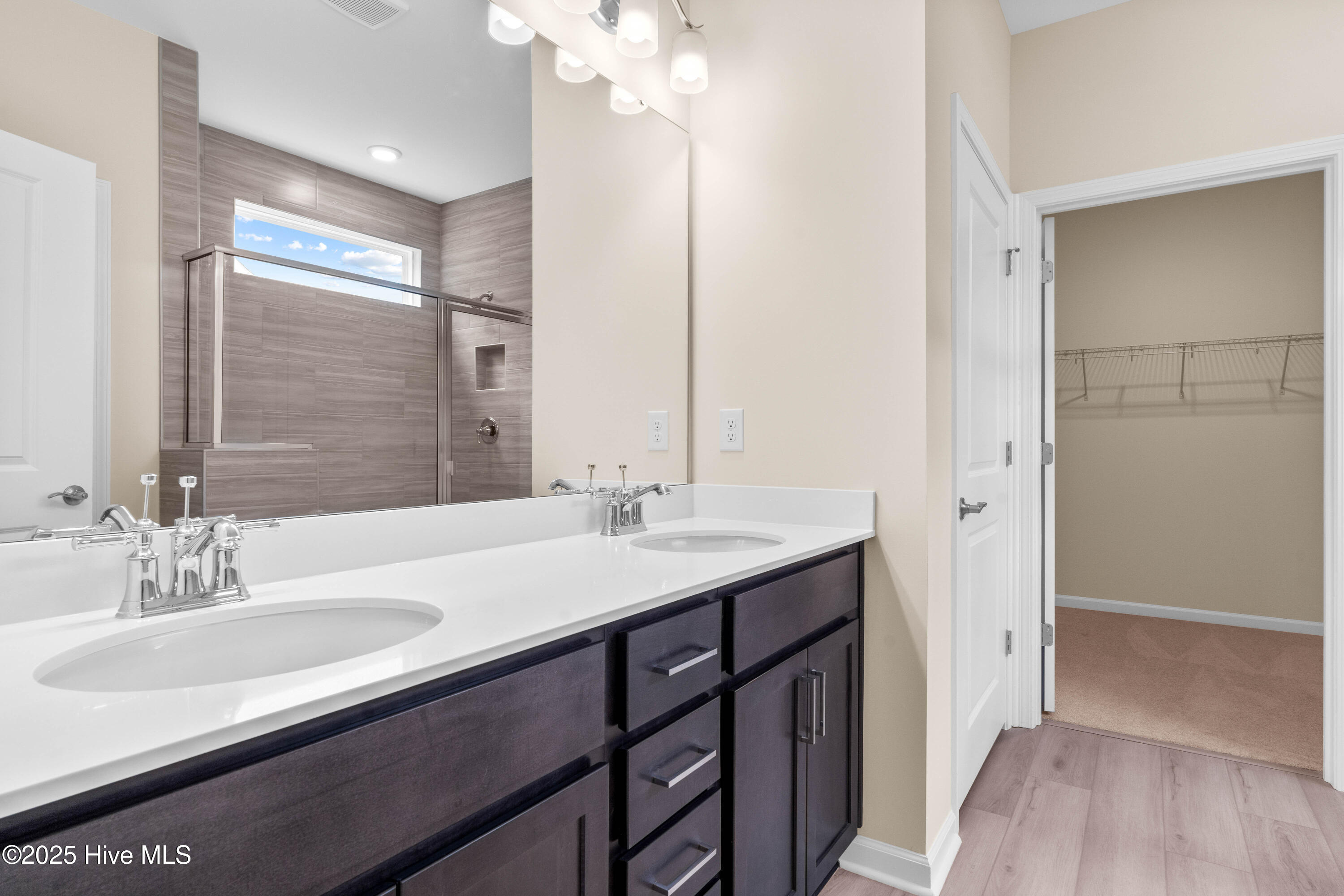 658 Edgeside Drive Property Photo 11