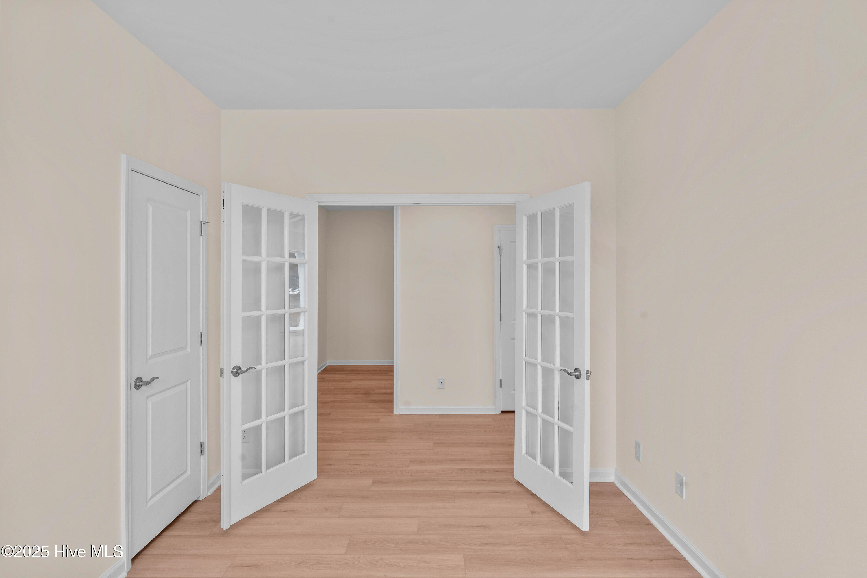 658 Edgeside Drive Property Photo 13