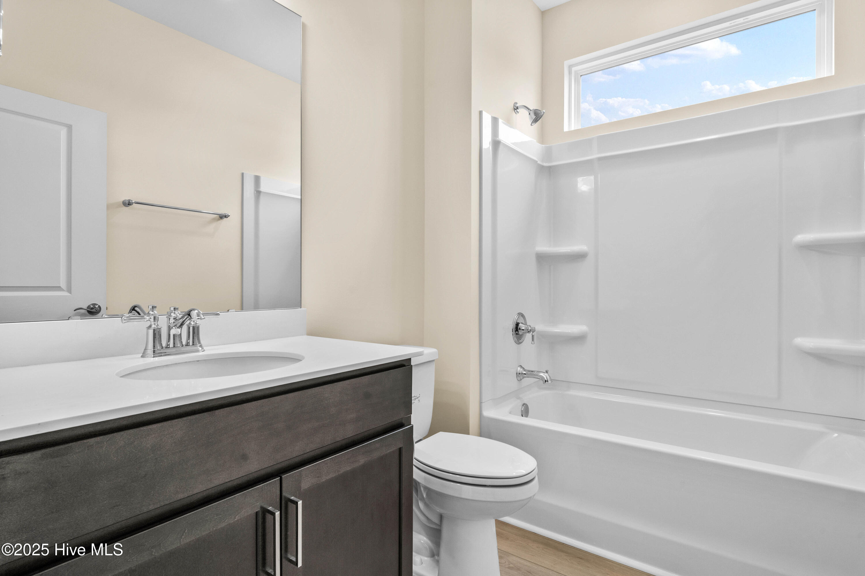 658 Edgeside Drive Property Photo 14