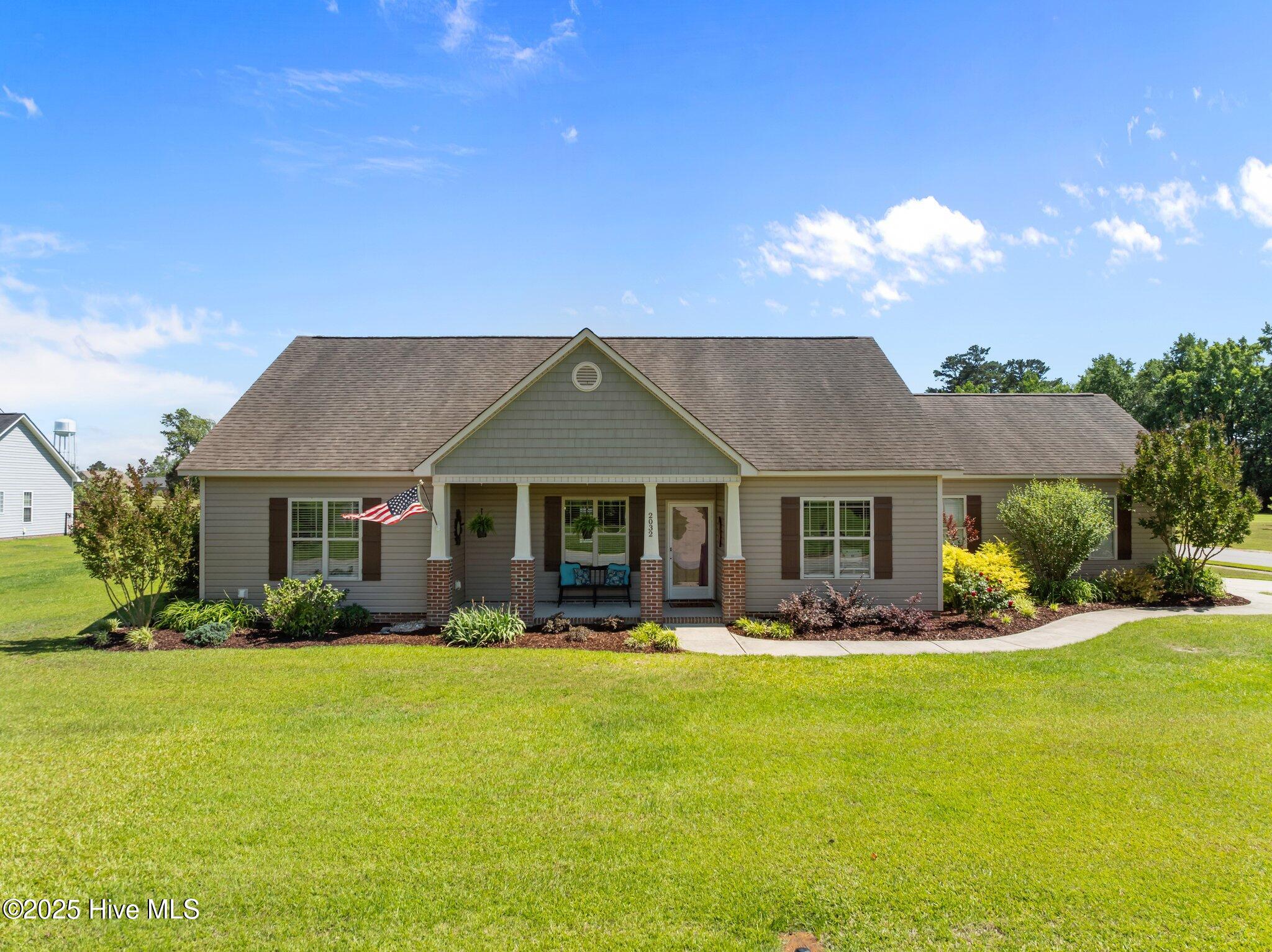 2032 Della Lane Property Photo 1