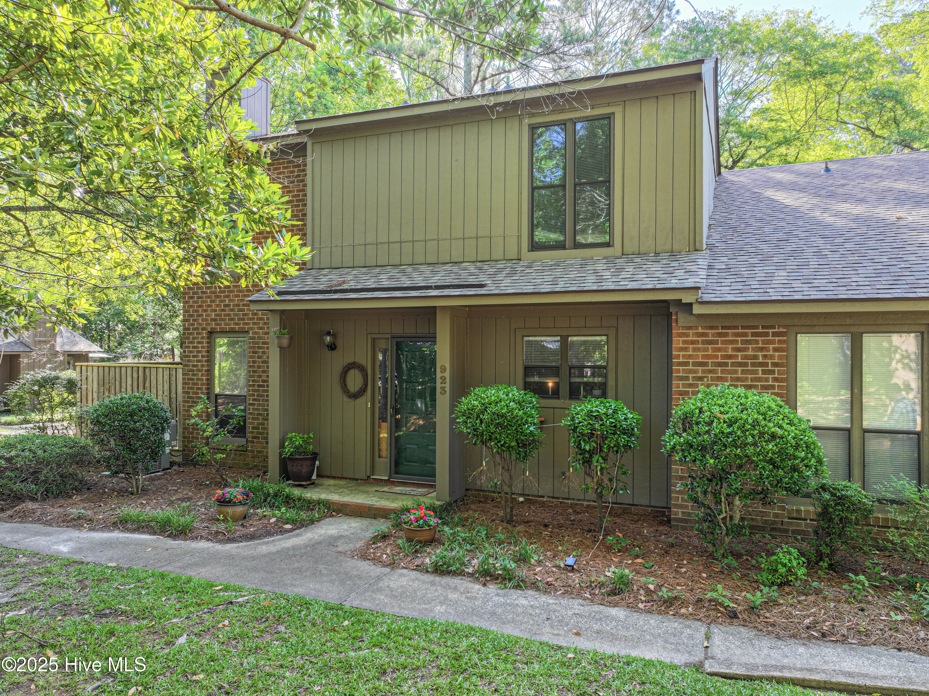 923 Persimmon Place Property Photo 1
