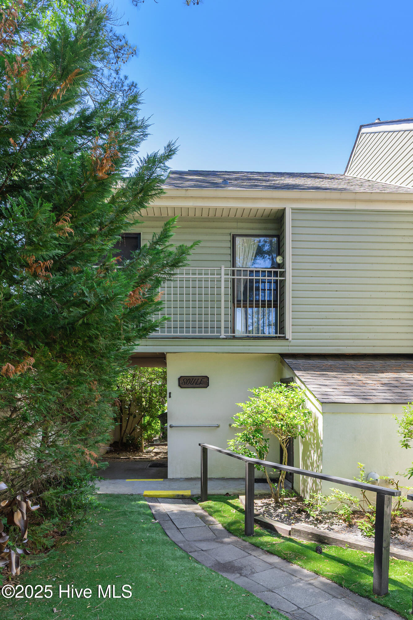 1 Gate 1 Property Photo 4