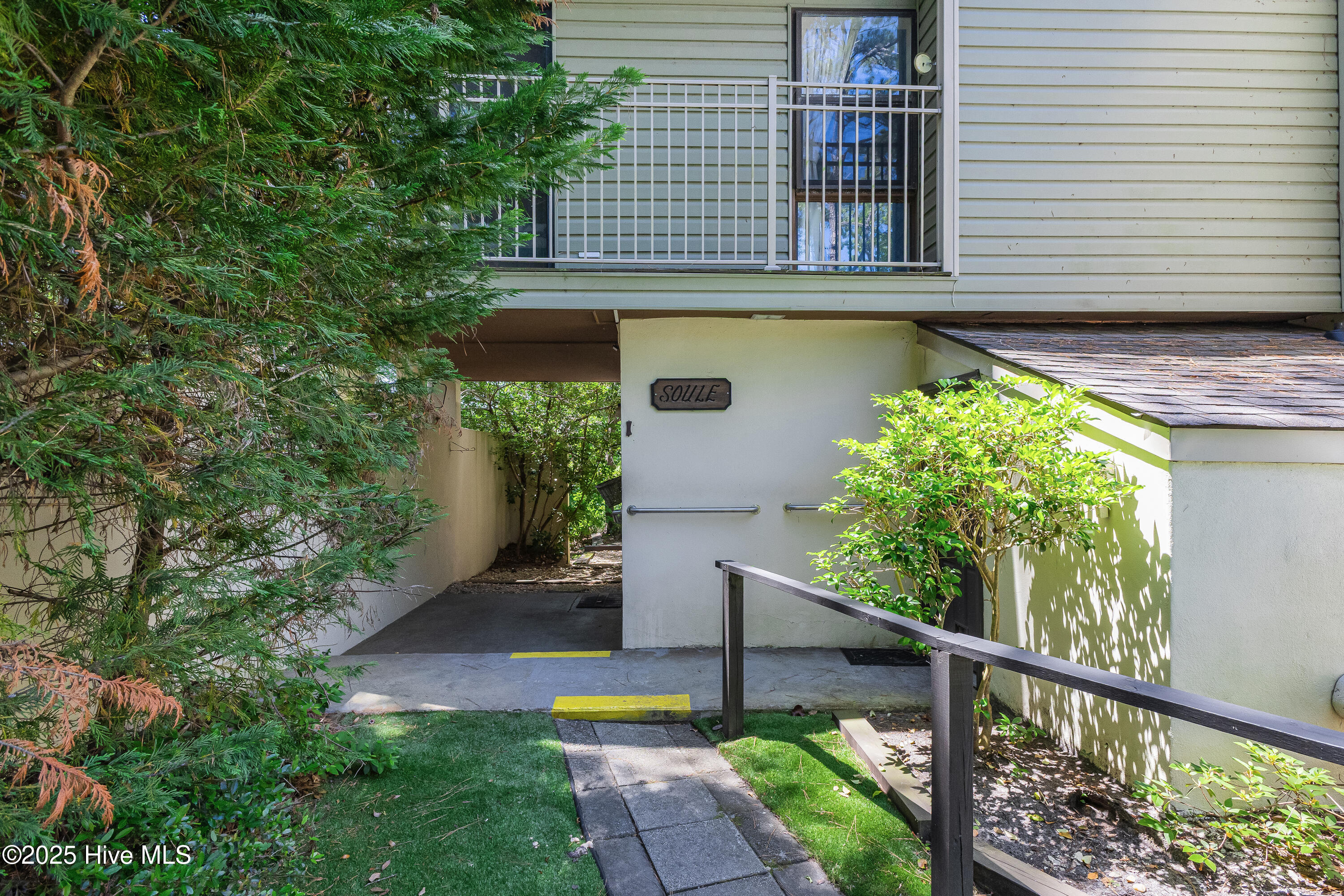 1 Gate 1 Property Photo 5