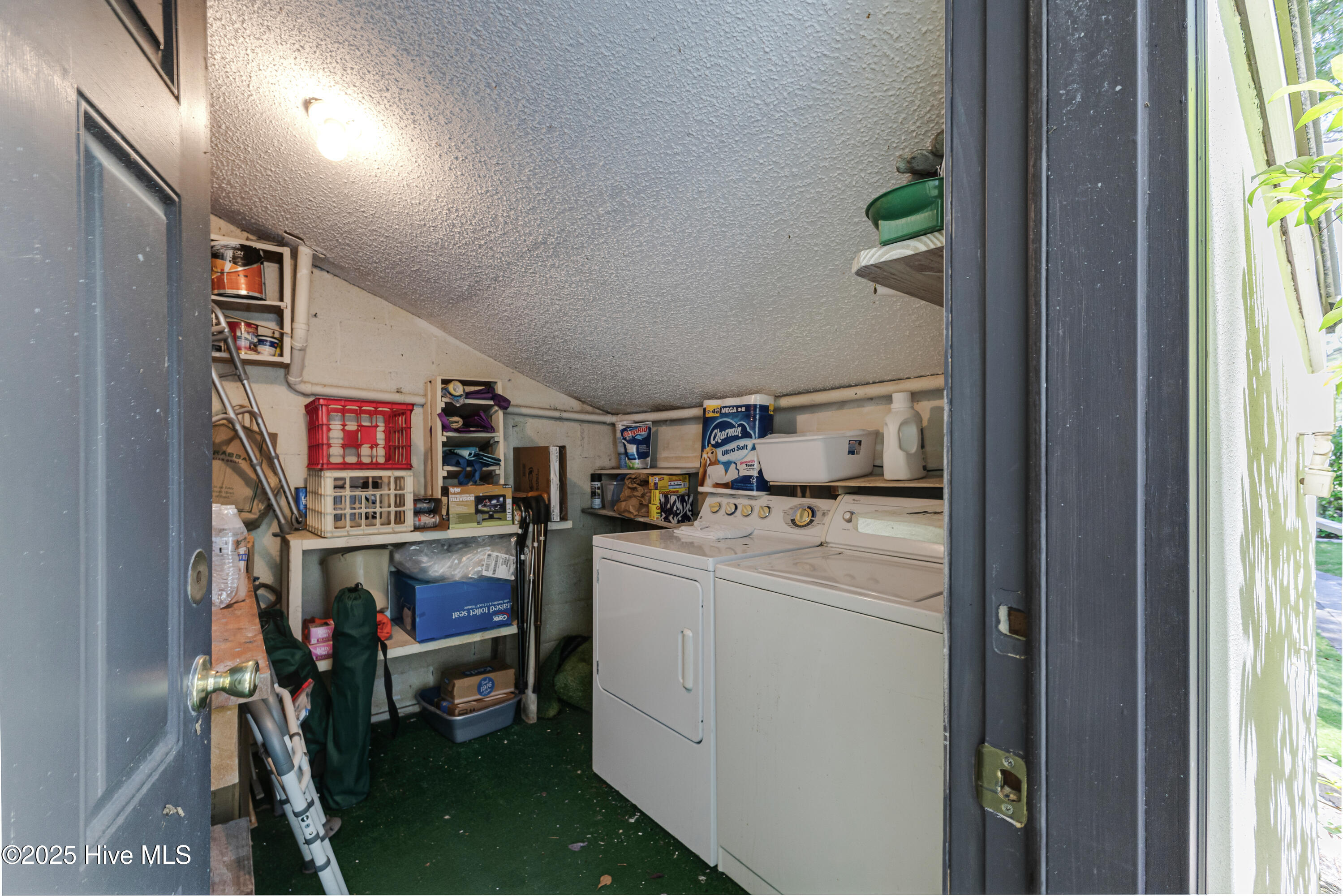 1 Gate 1 Property Photo 27