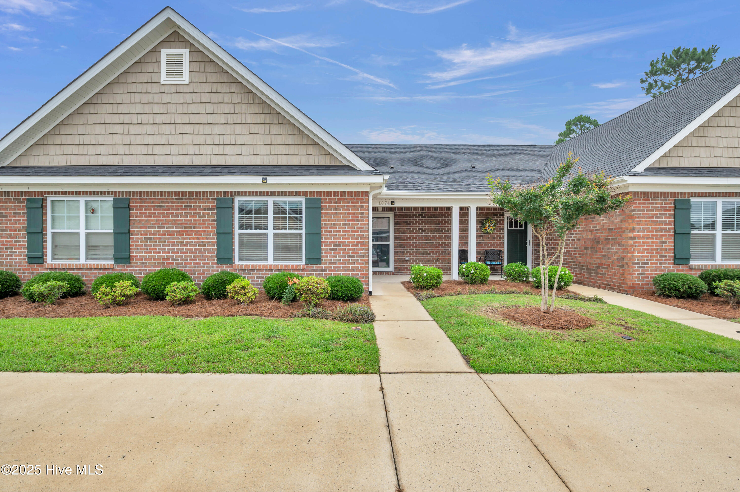 1074 Bridgeport Way Property Photo 1