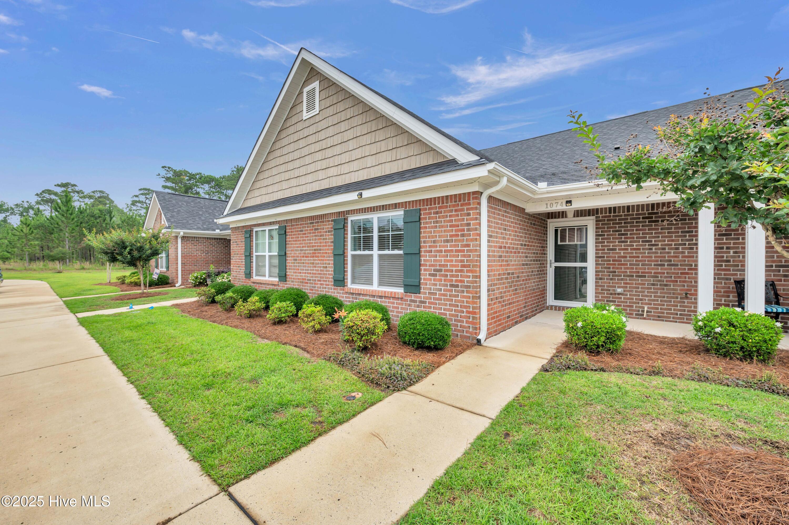 1074 Bridgeport Way Property Photo 3