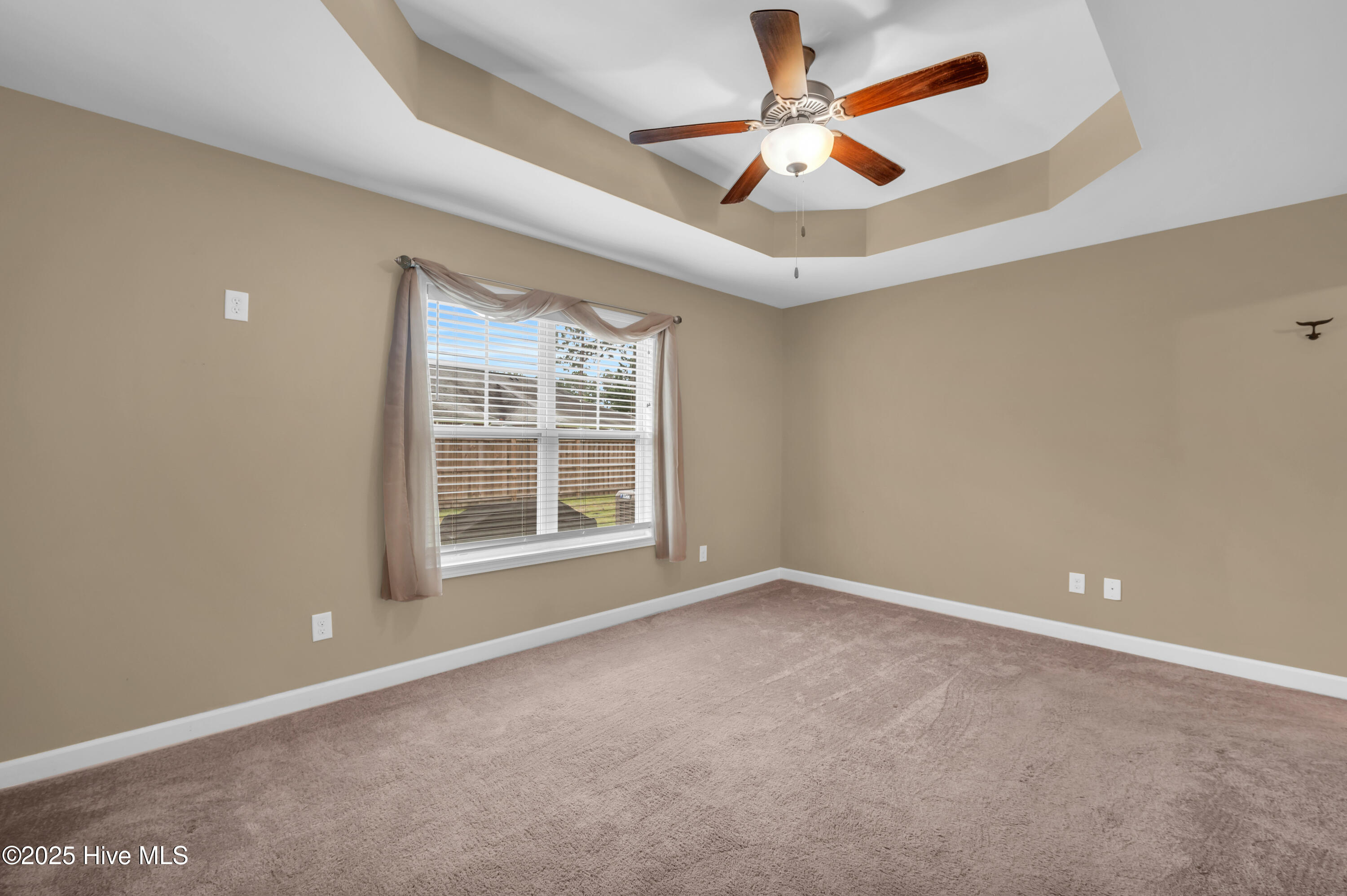 1074 Bridgeport Way Property Photo 15