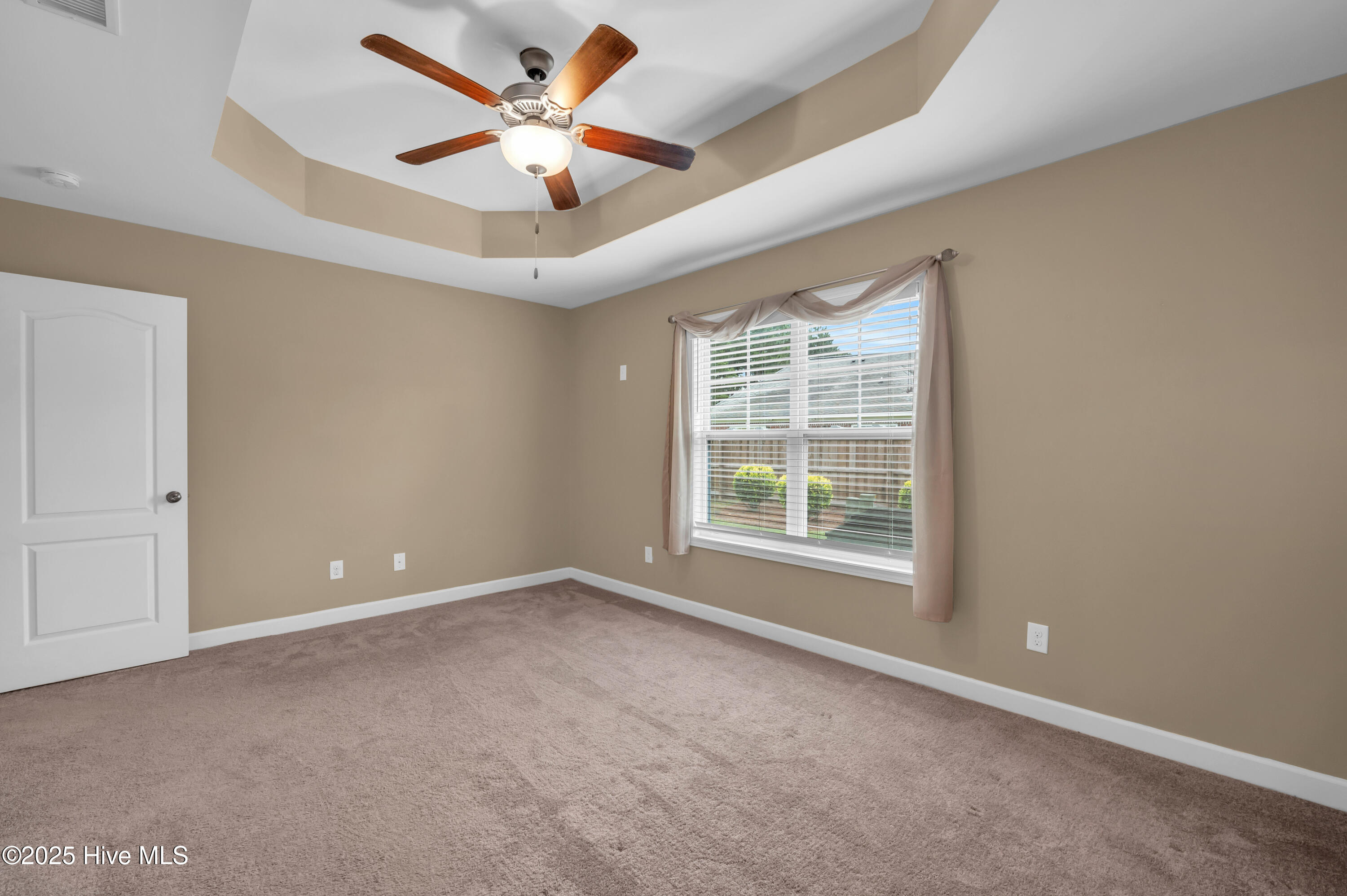 1074 Bridgeport Way Property Photo 16