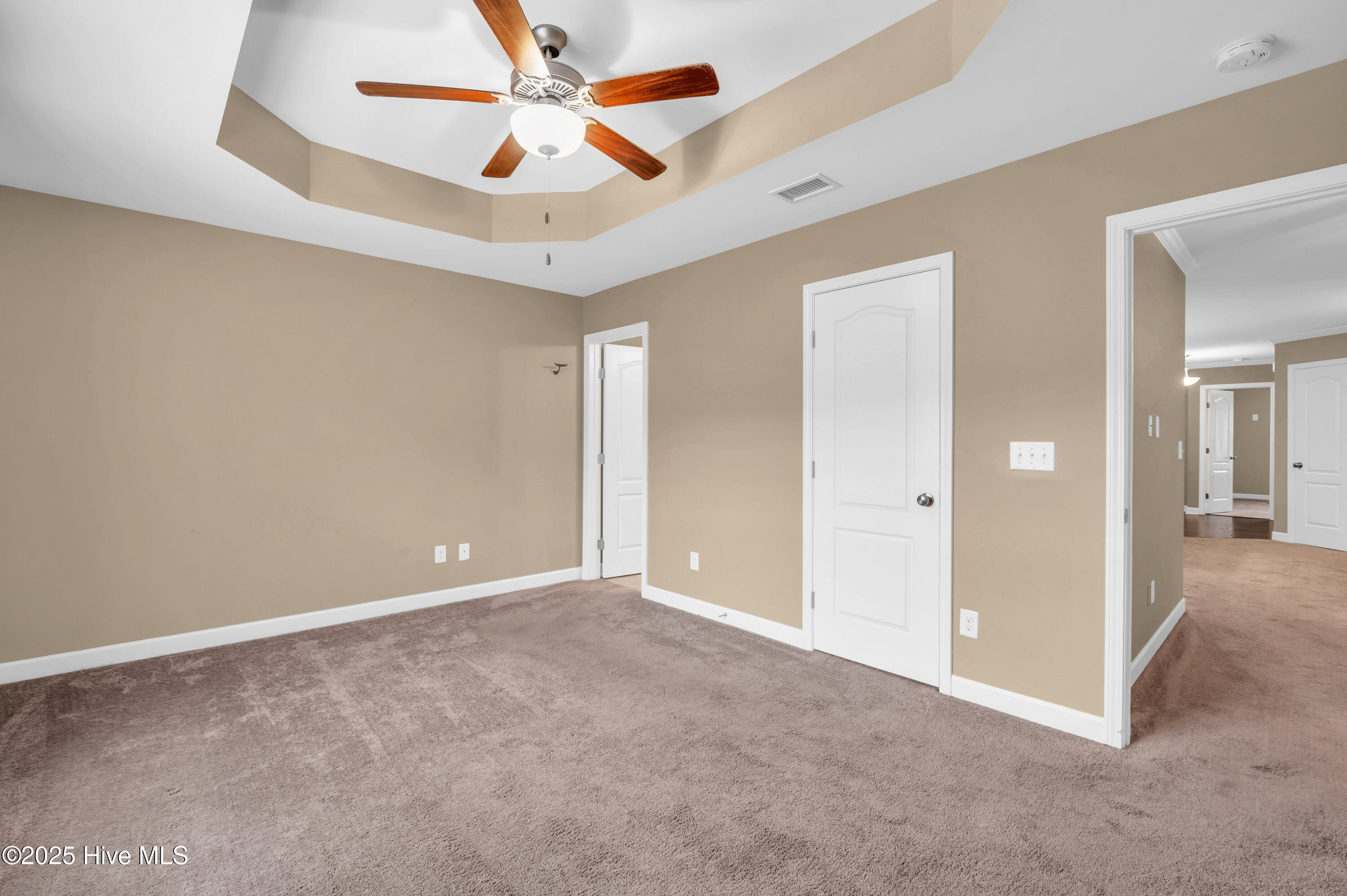 1074 Bridgeport Way Property Photo 18
