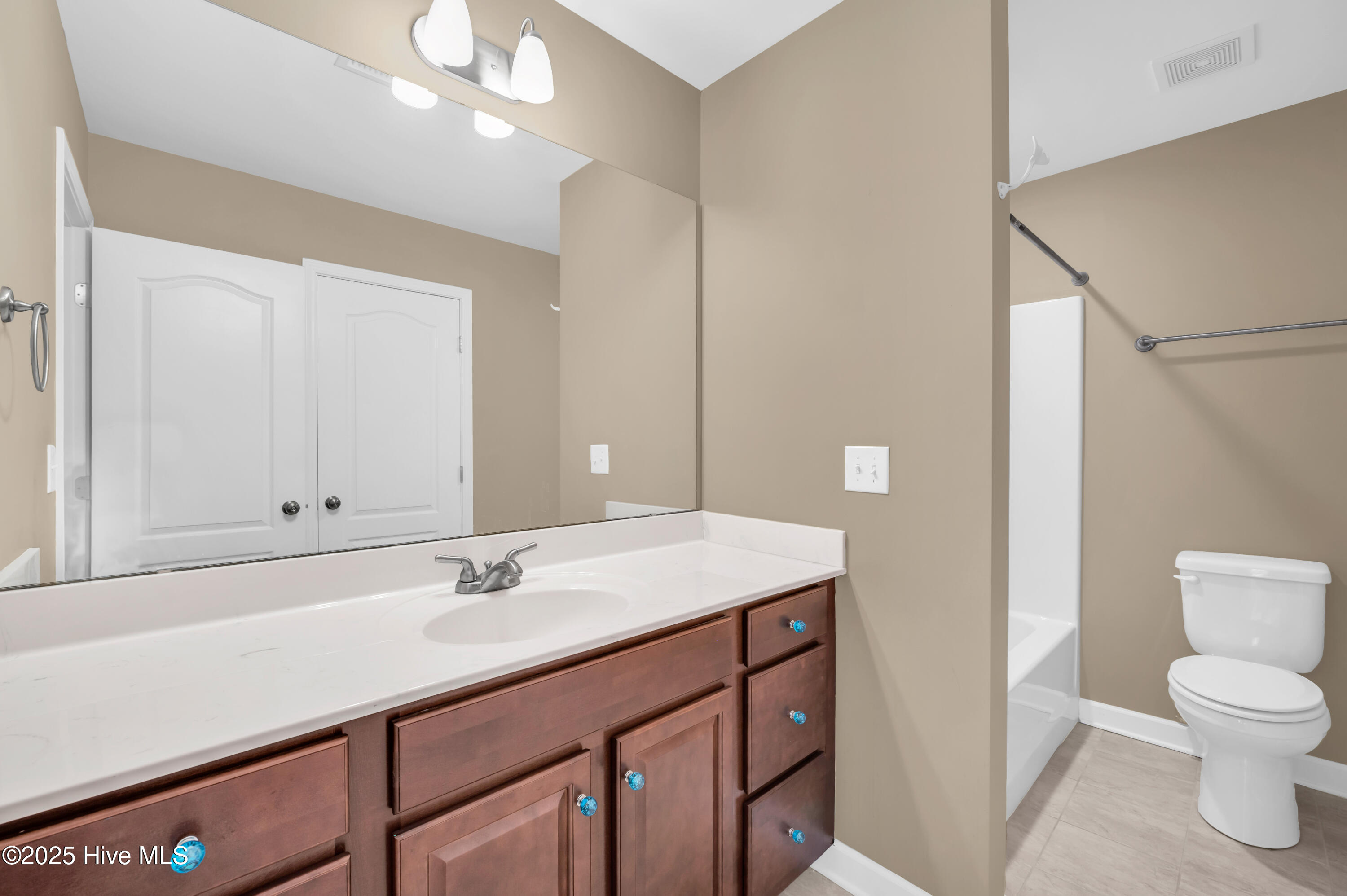 1074 Bridgeport Way Property Photo 22