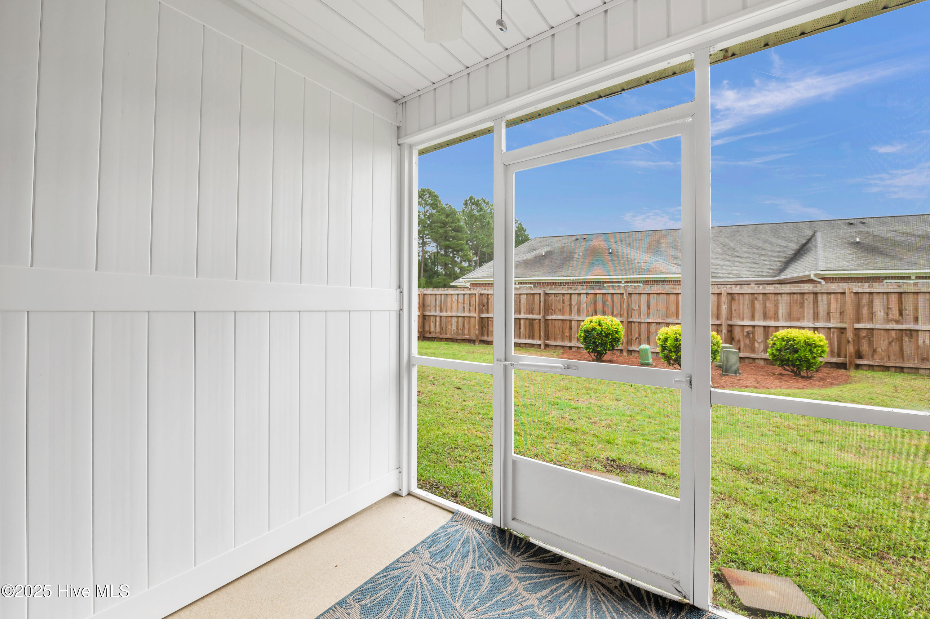 1074 Bridgeport Way Property Photo 24