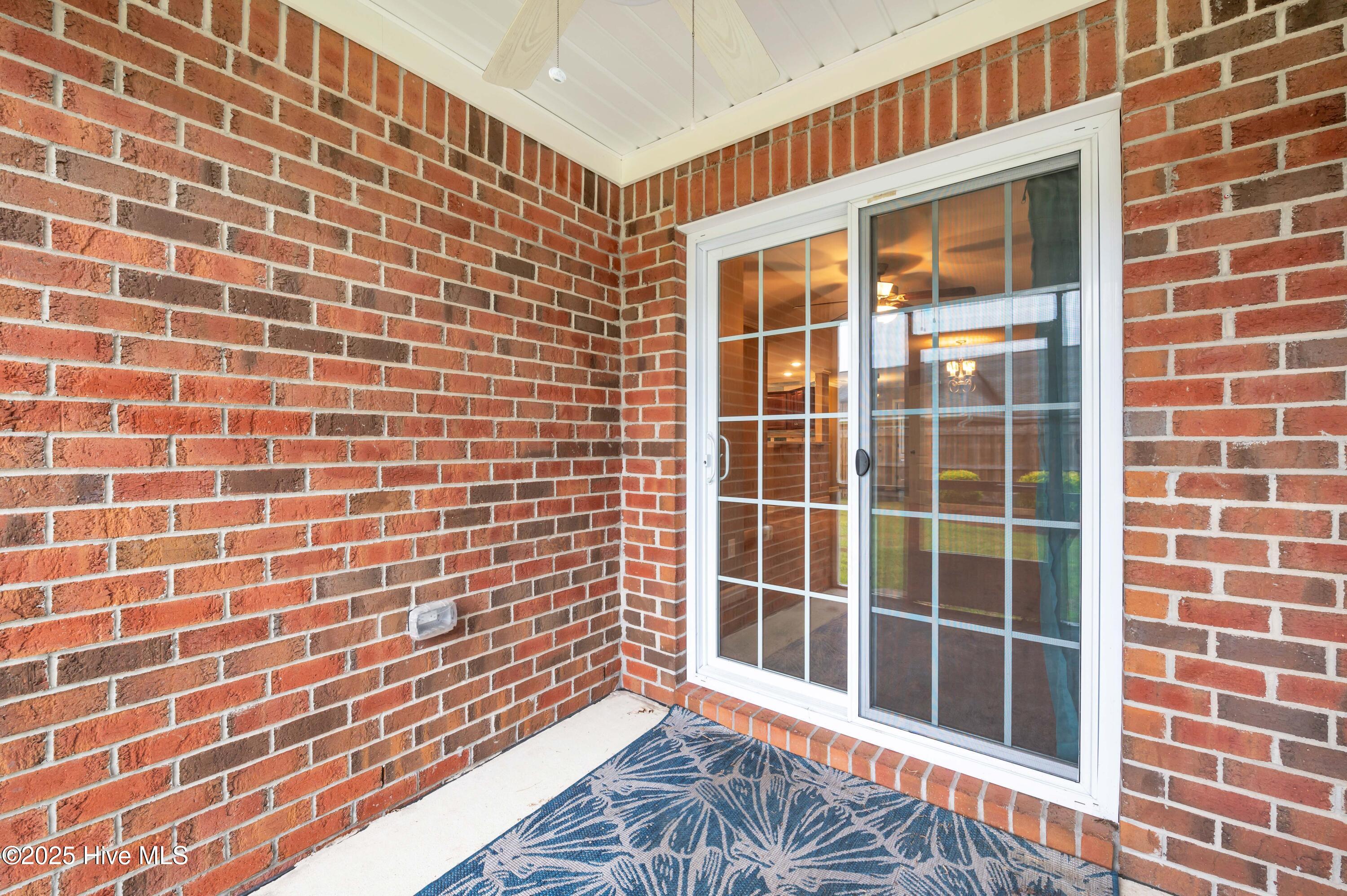 1074 Bridgeport Way Property Photo 25