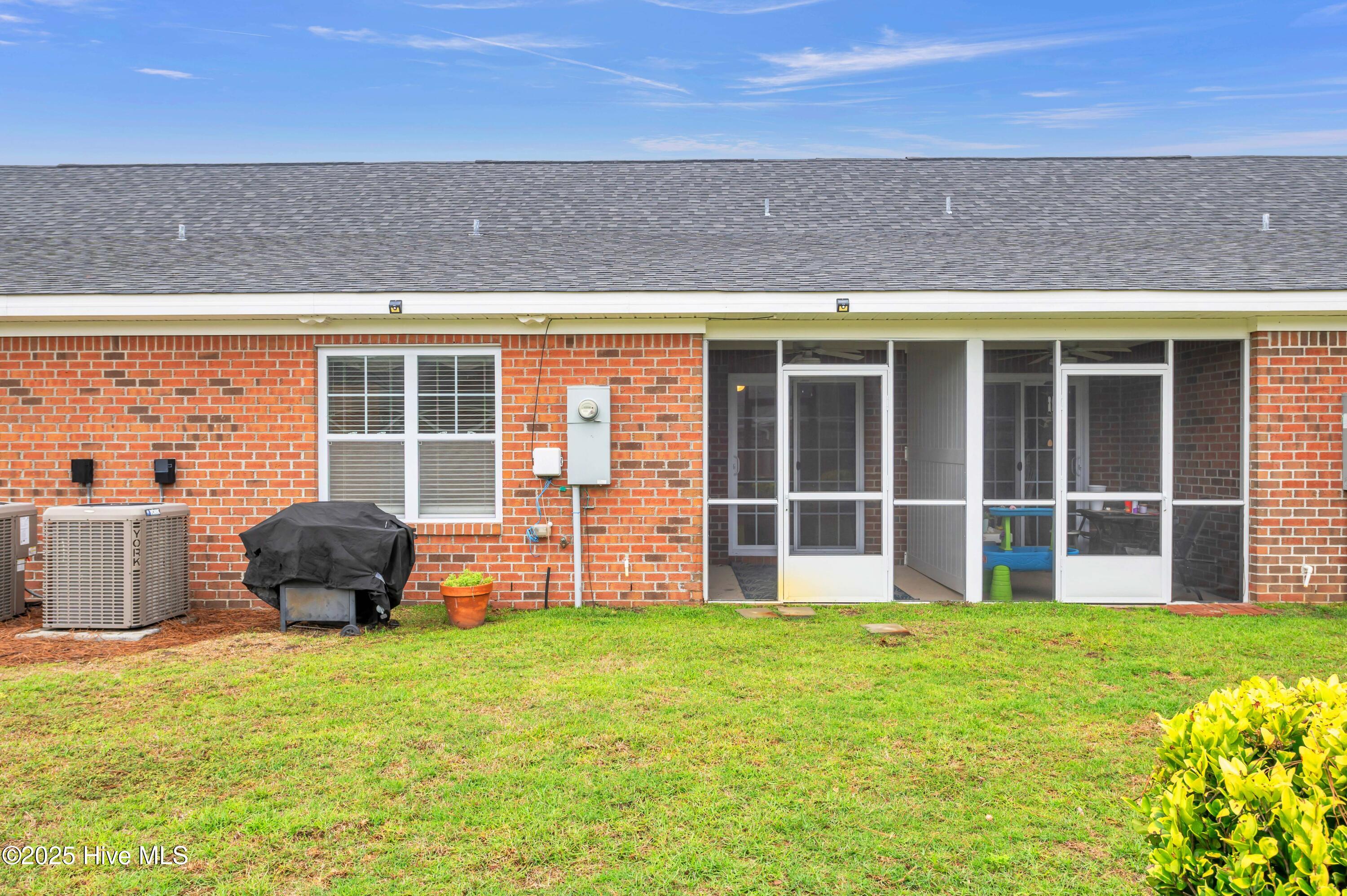 1074 Bridgeport Way Property Photo 29