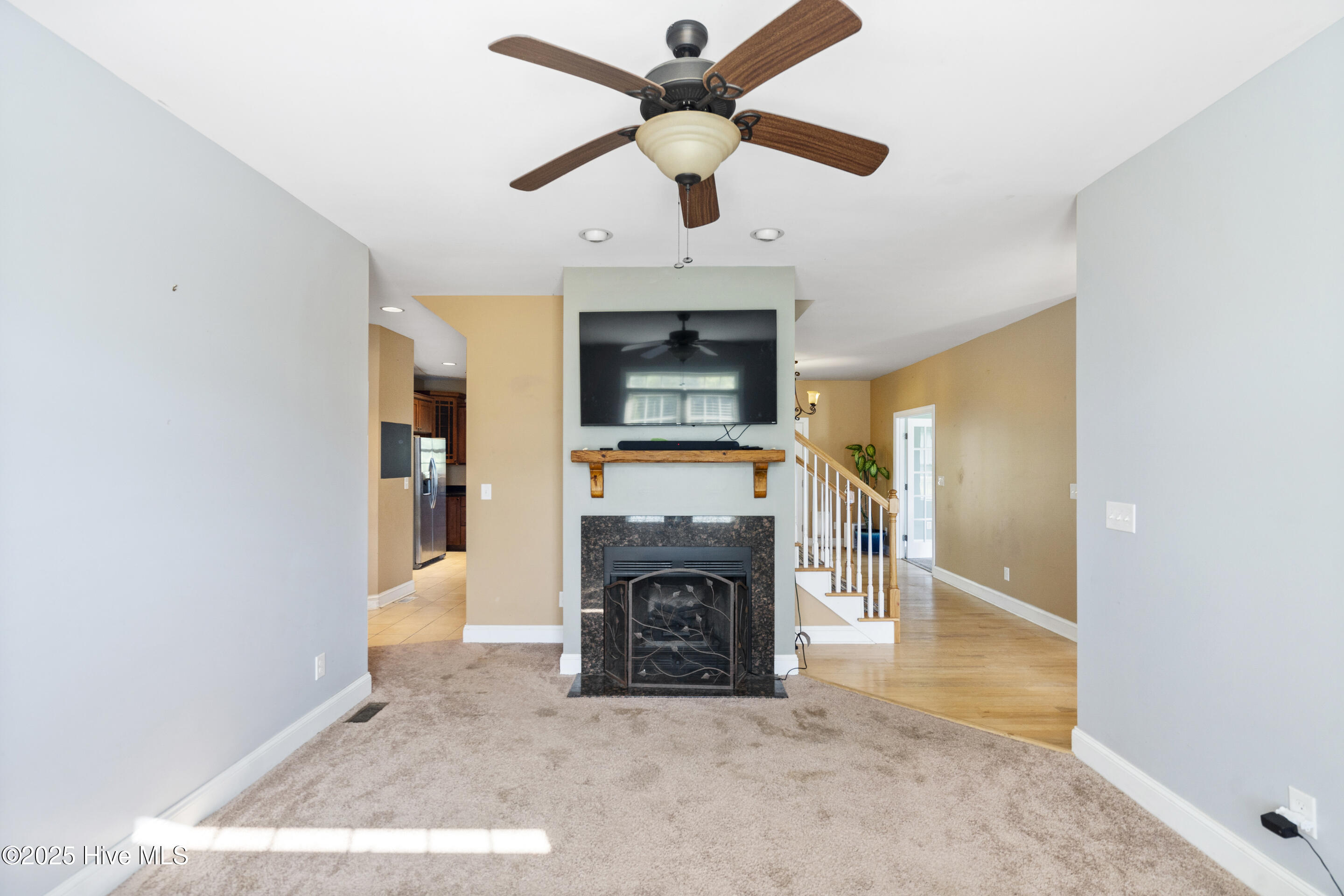 115 Sterling Drive Property Photo 4