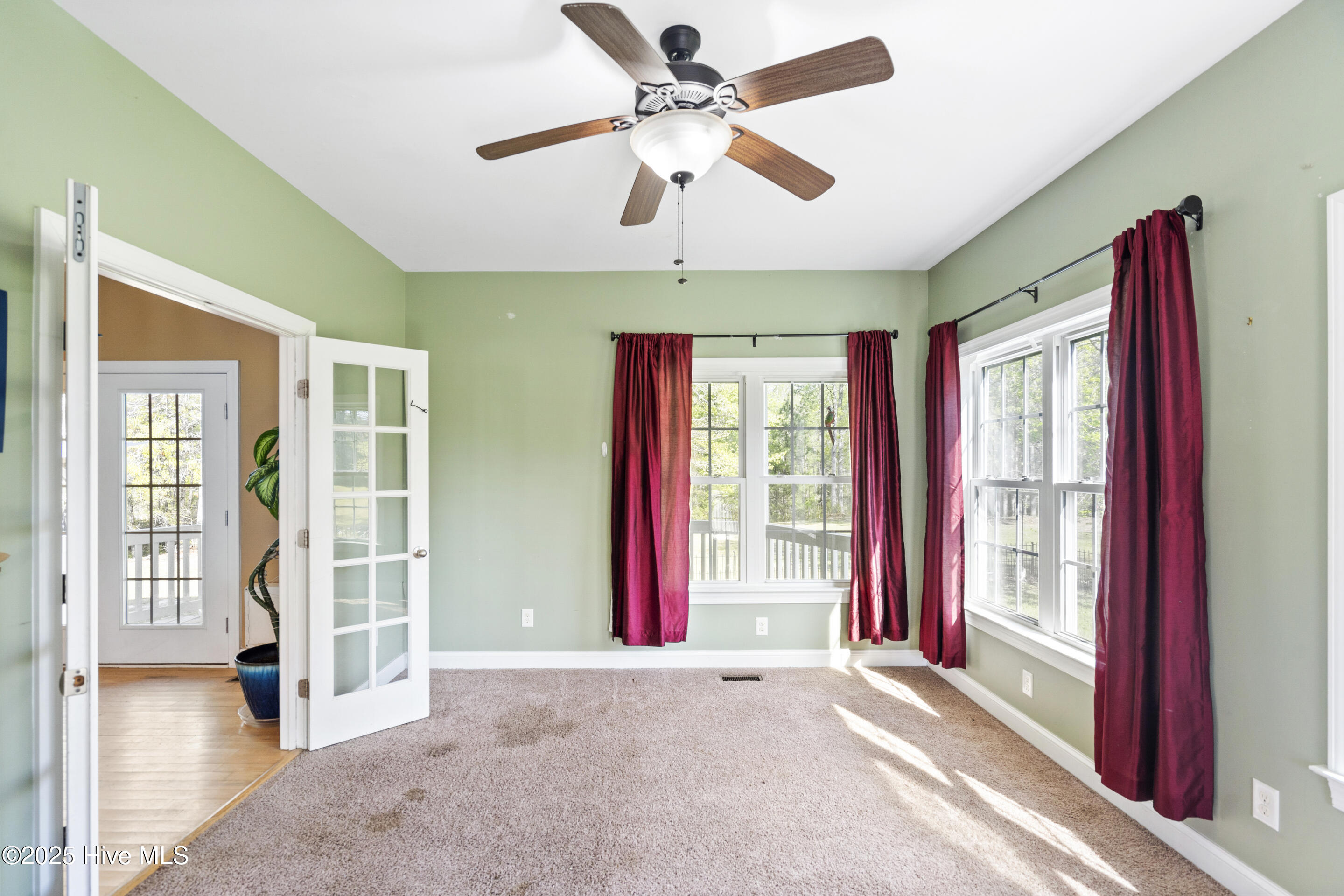 115 Sterling Drive Property Photo 11