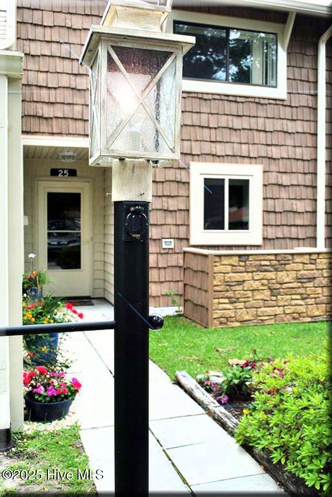 25 Quarterdeck Property Photo 1