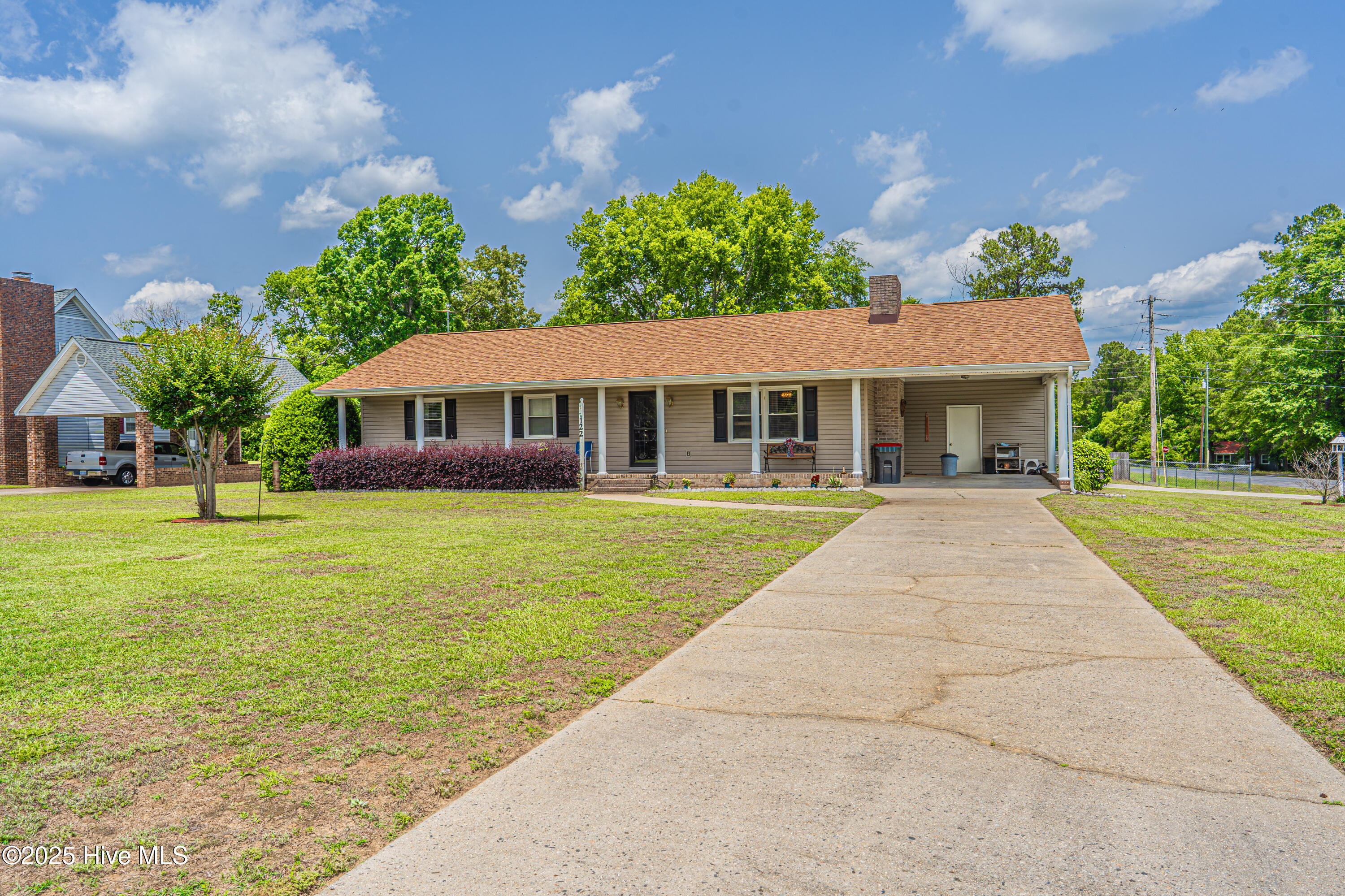 122 Westfield Drive Property Photo 1
