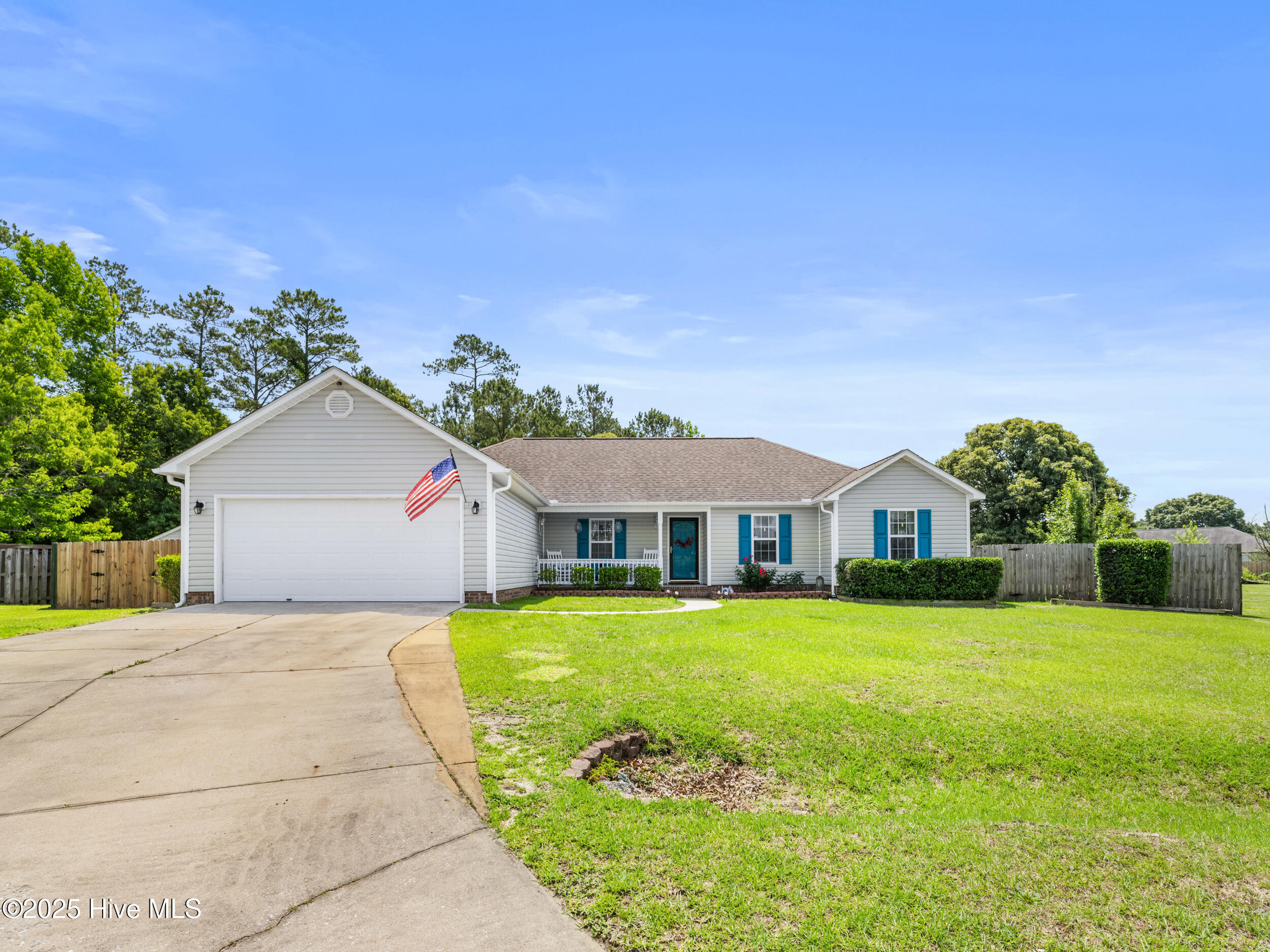 102 Sand Court Property Photo