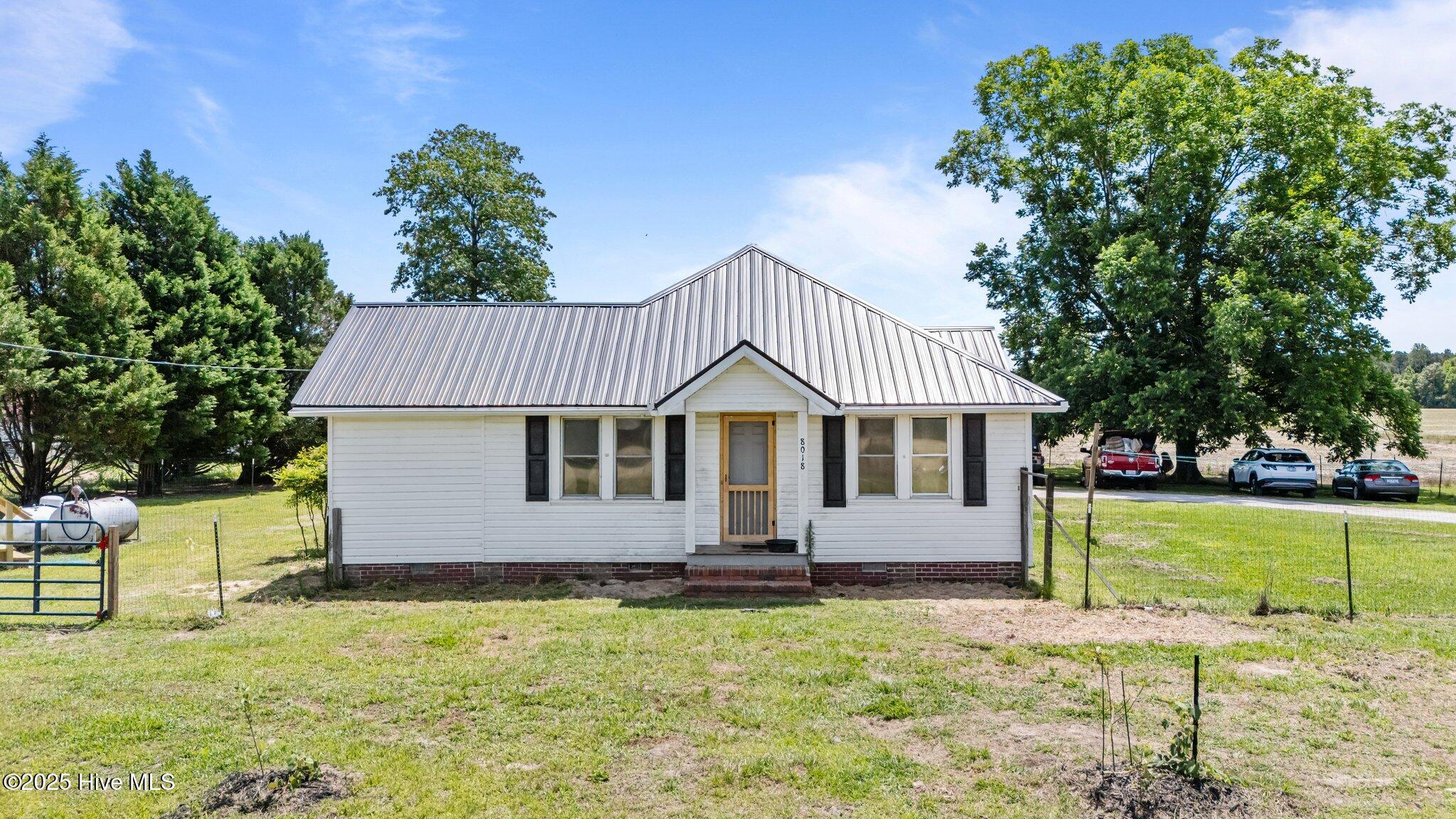 8018 Red Hill Road Property Photo 1