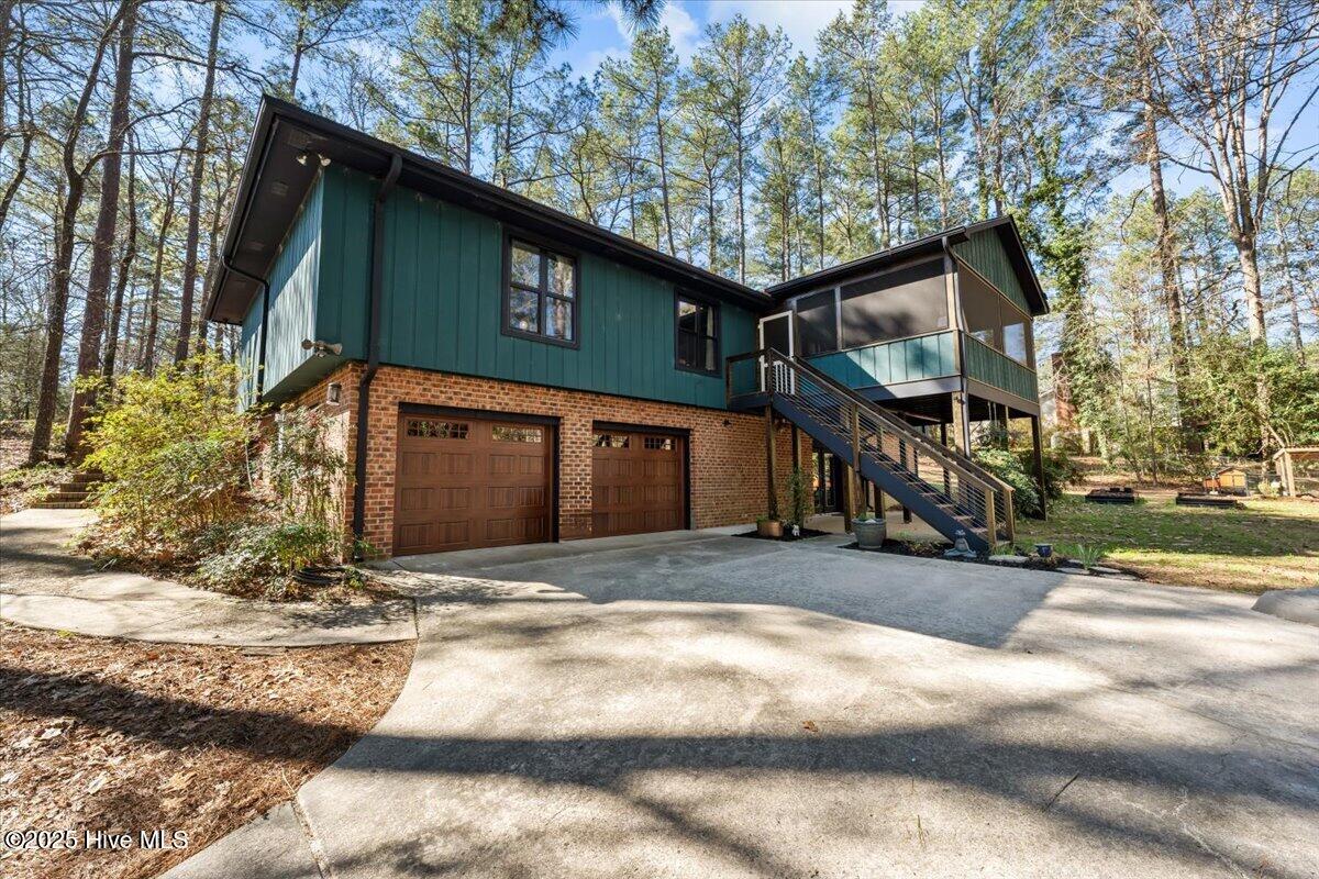 105 Tartan Trail Property Photo 1