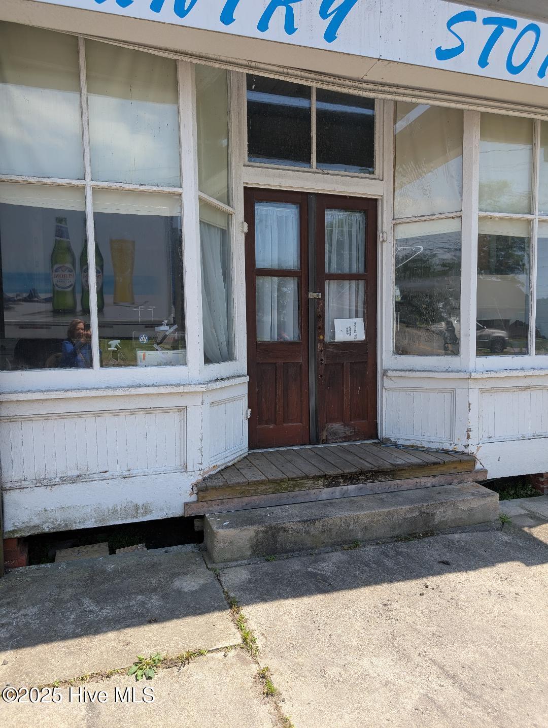 209 Main Street Property Photo 1