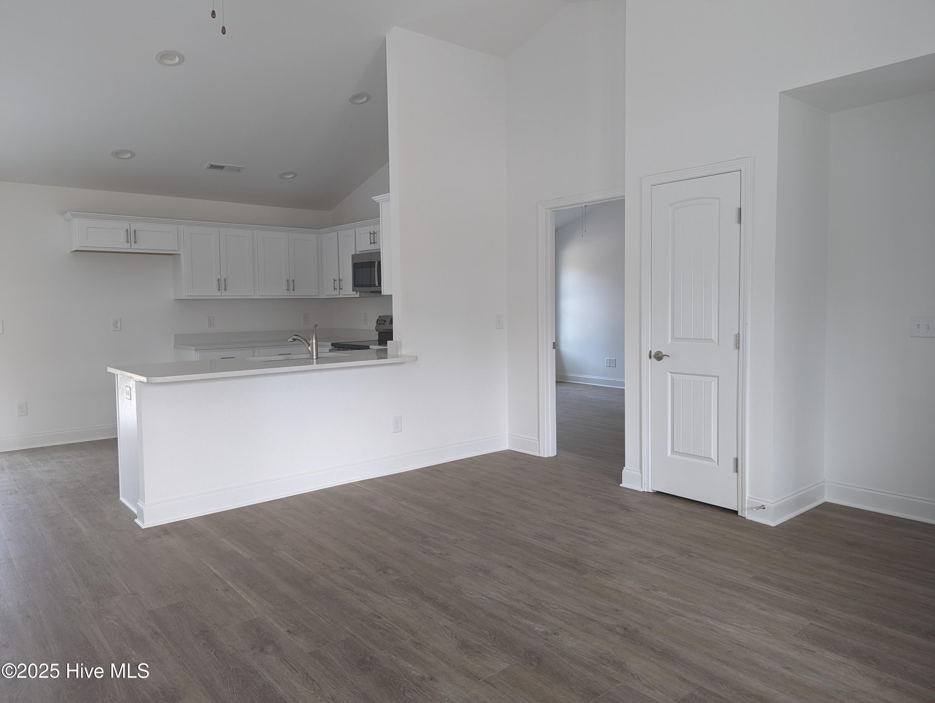 941 Downing Road Property Photo 4