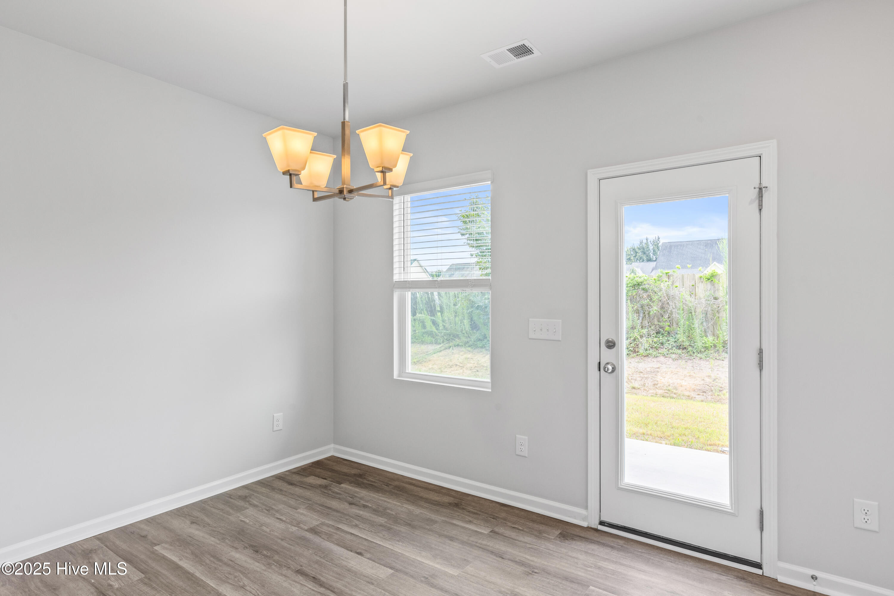 507 Sandy Hollow Drive Property Photo 3