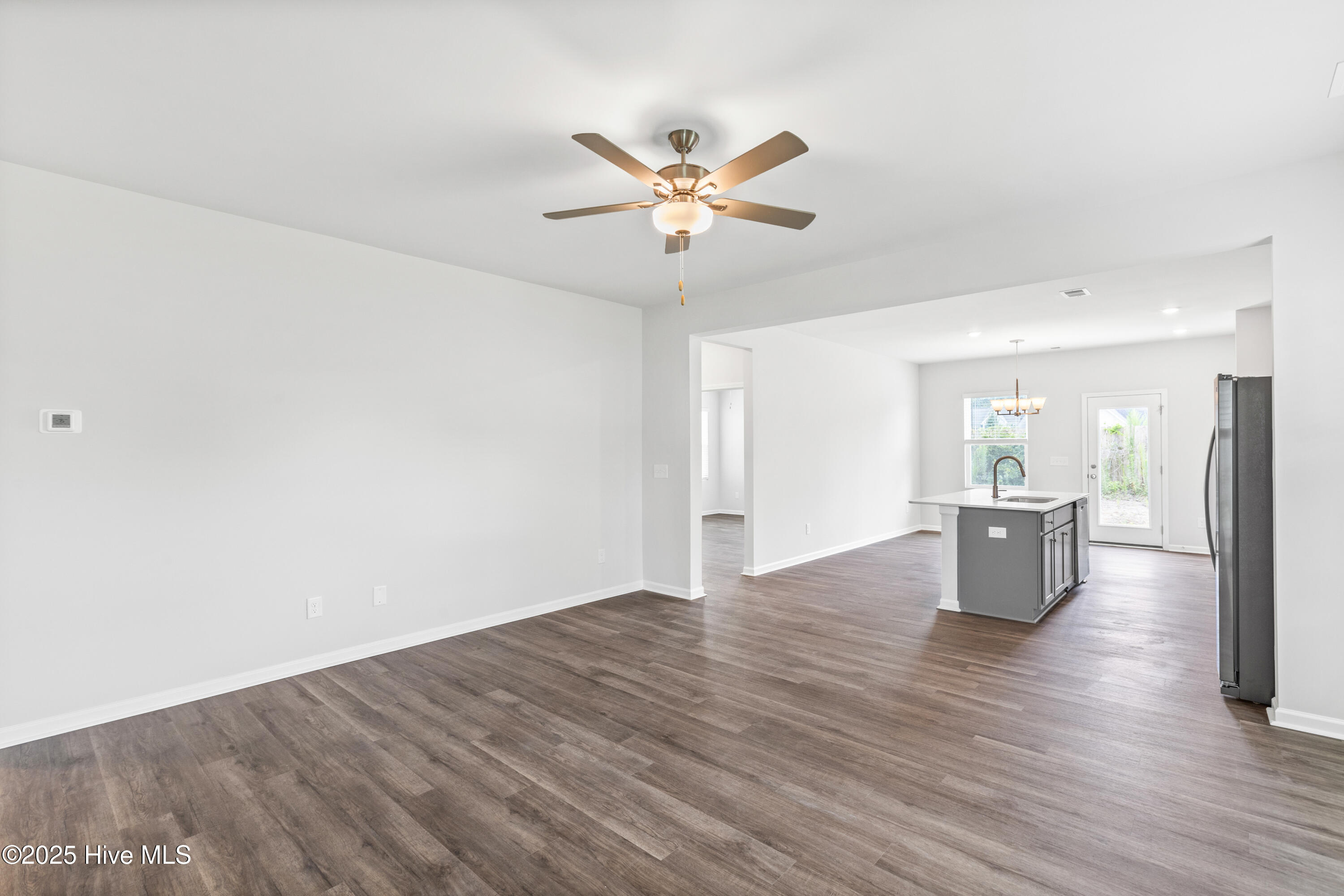 507 Sandy Hollow Drive Property Photo 4