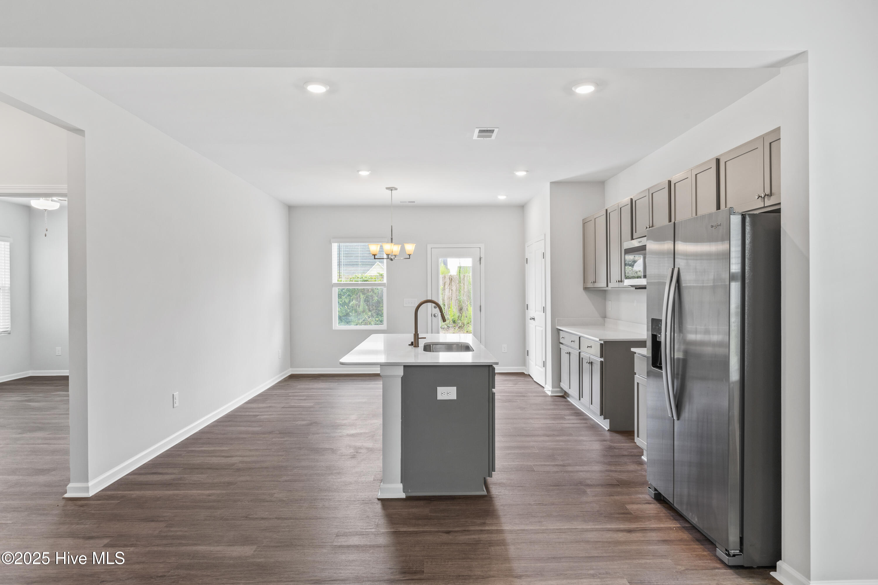 507 Sandy Hollow Drive Property Photo 5