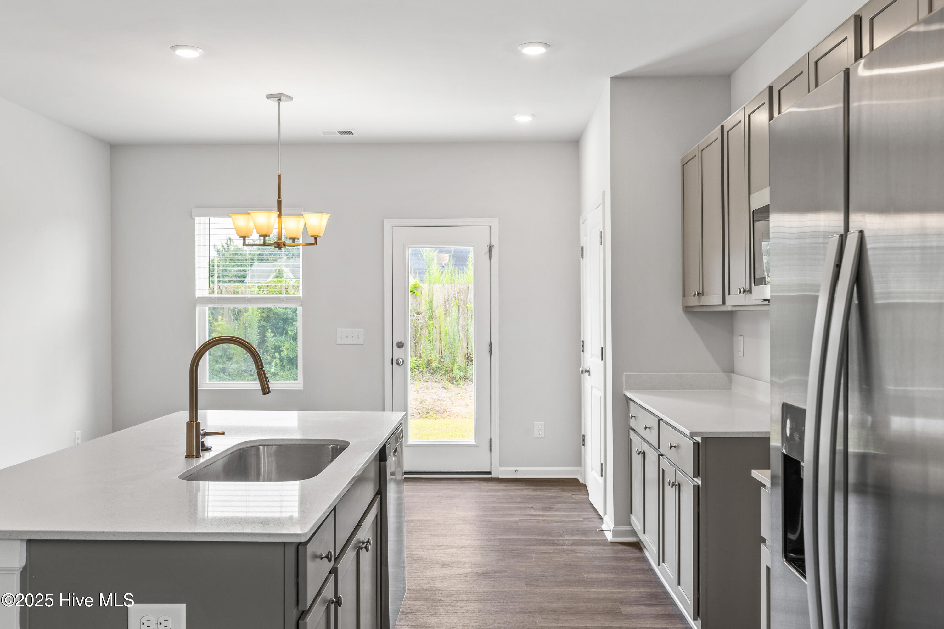 507 Sandy Hollow Drive Property Photo 6