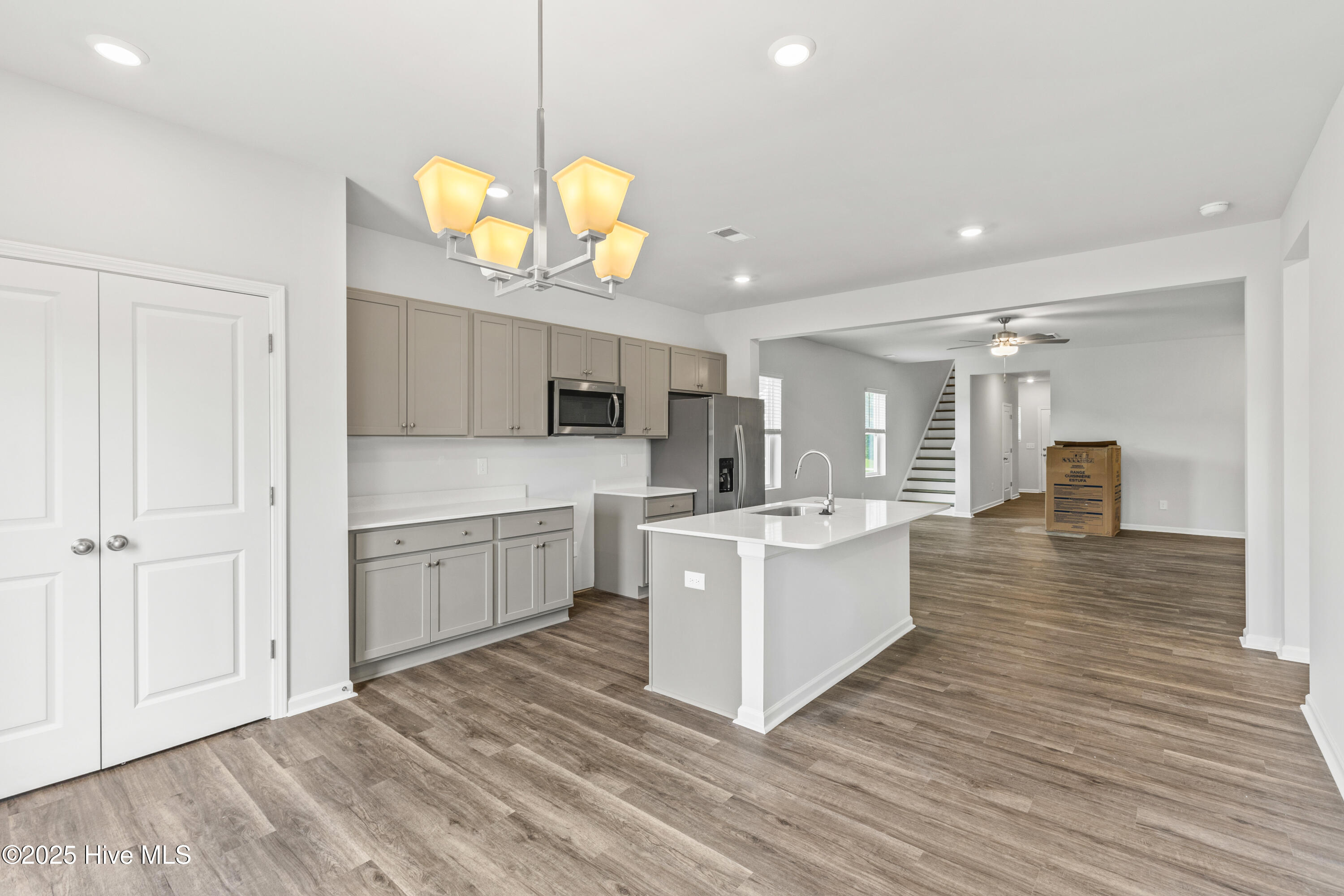 507 Sandy Hollow Drive Property Photo 7