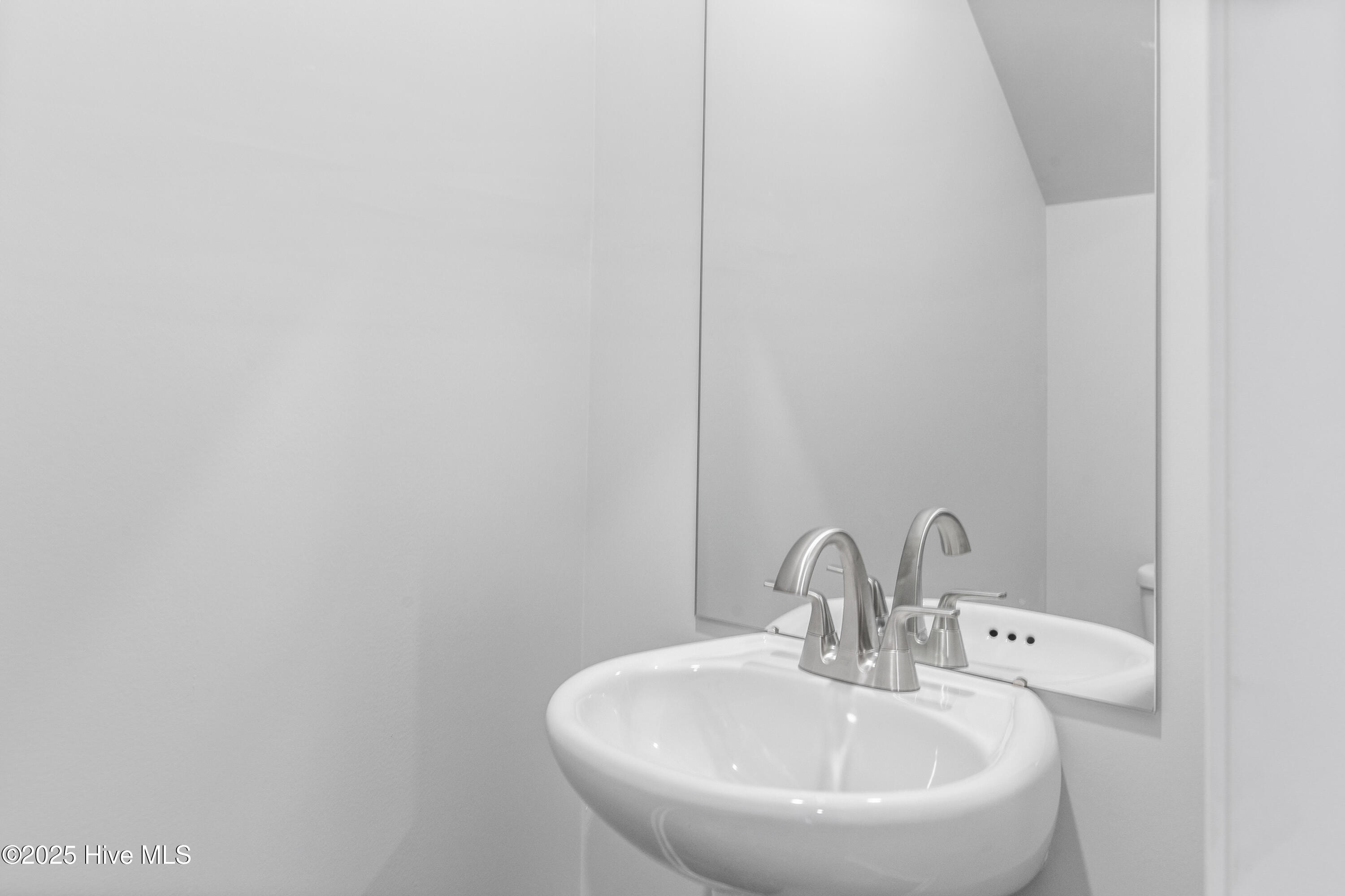 507 Sandy Hollow Drive Property Photo 8