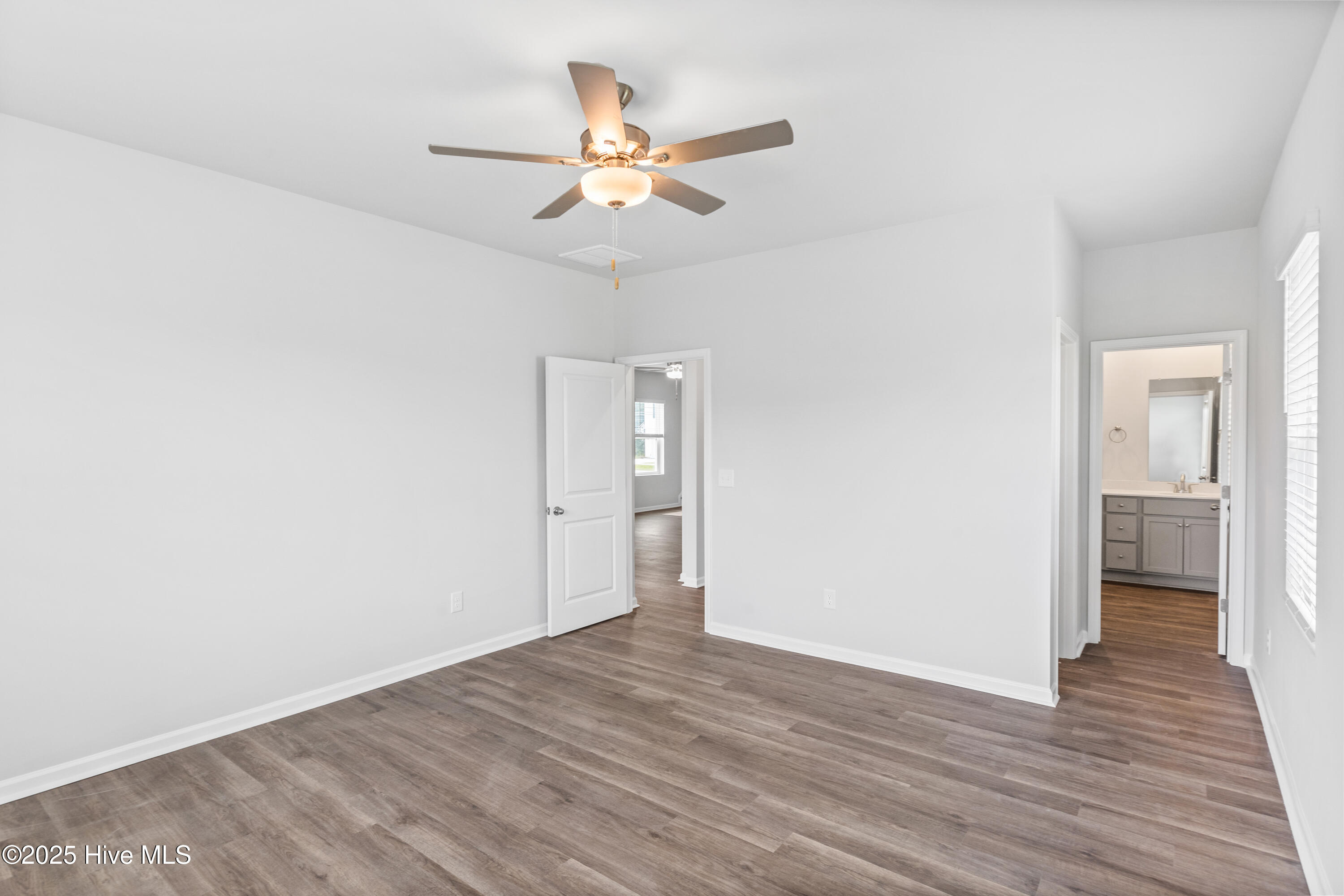 507 Sandy Hollow Drive Property Photo 14