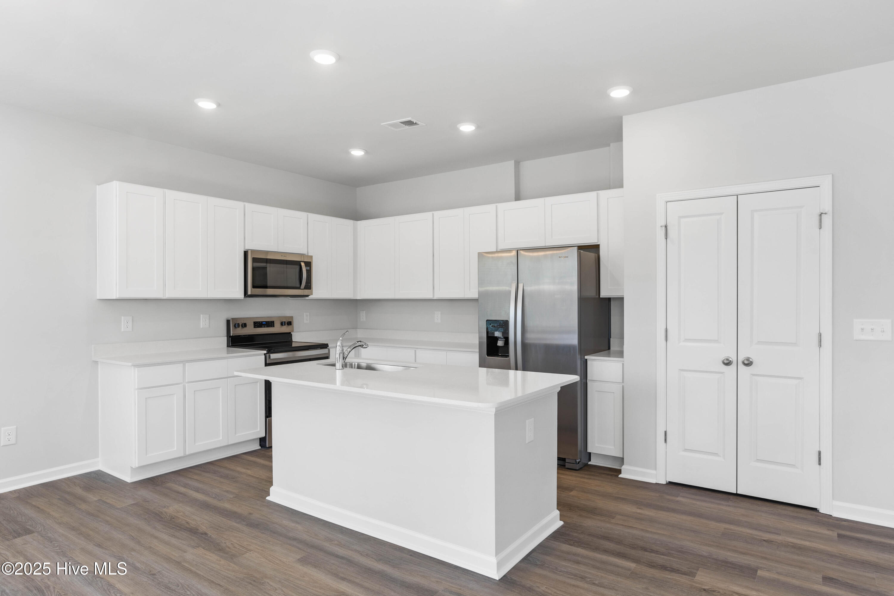 509 Sandy Hollow Drive Property Photo 1