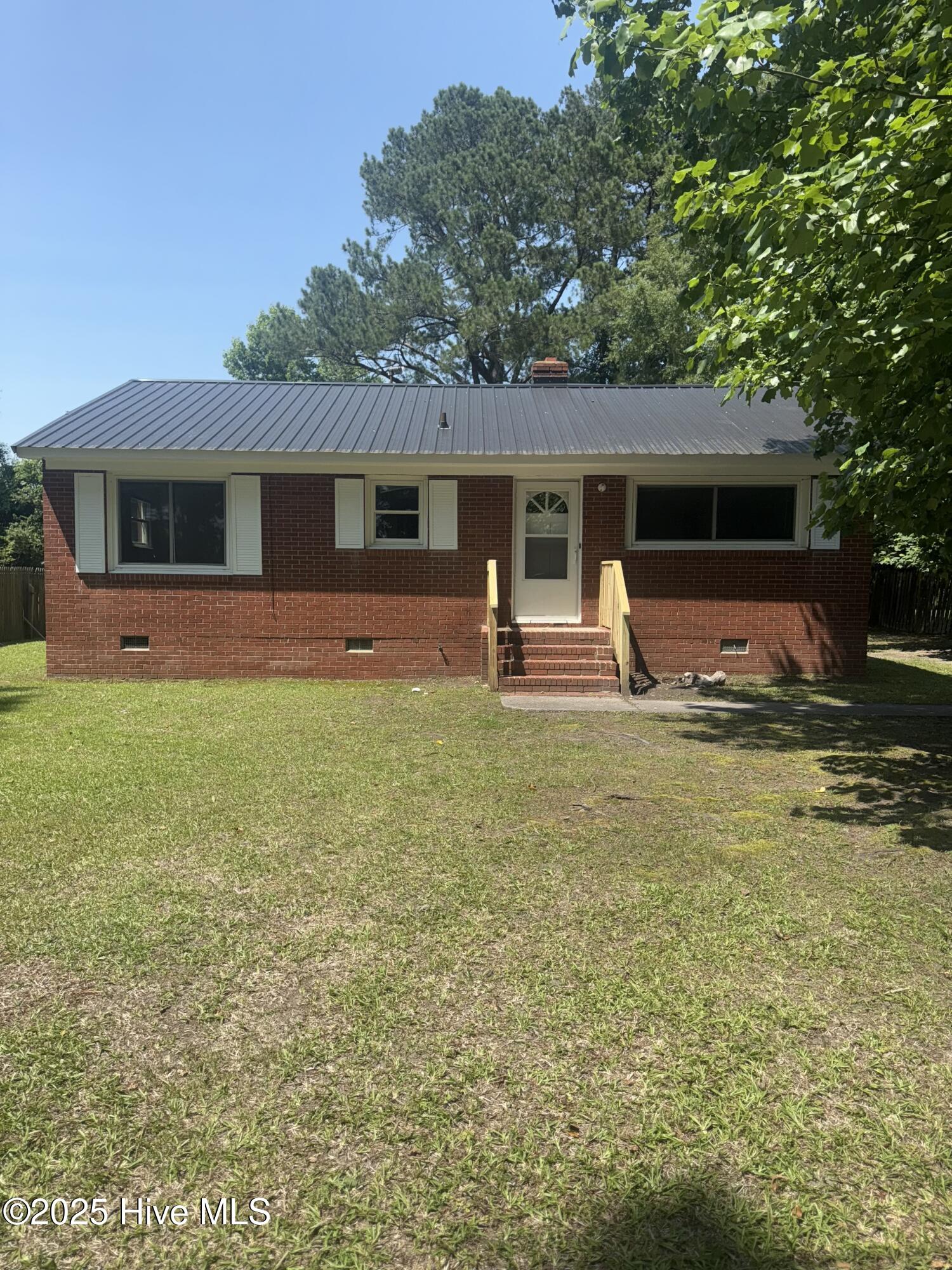 102 House Street Property Photo 1