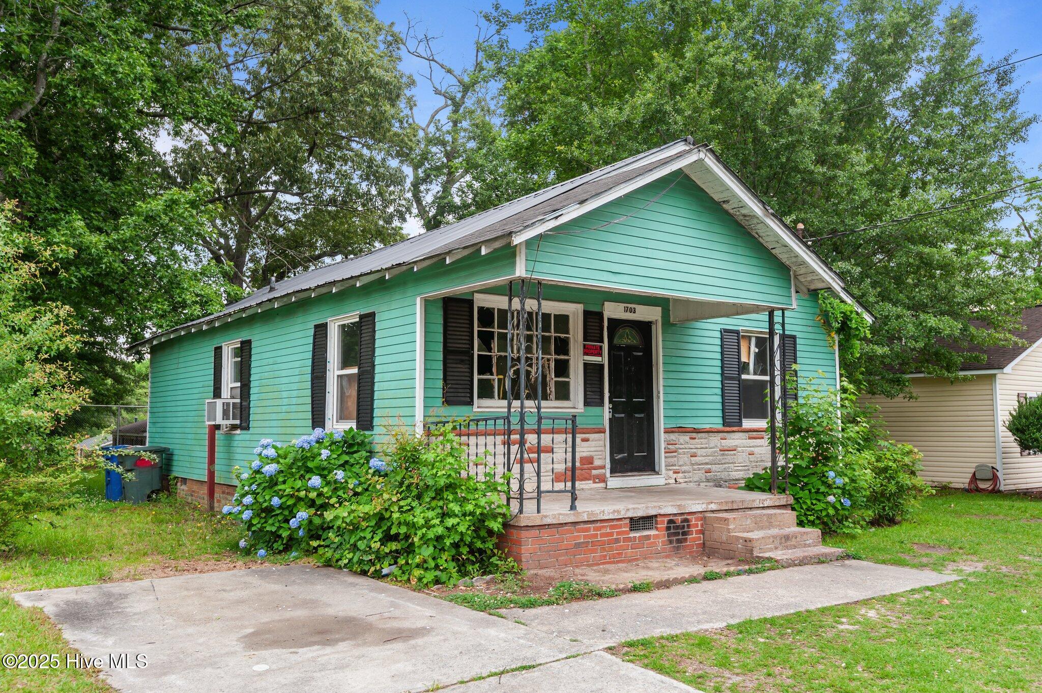 1703 S Greene Street Property Photo 1