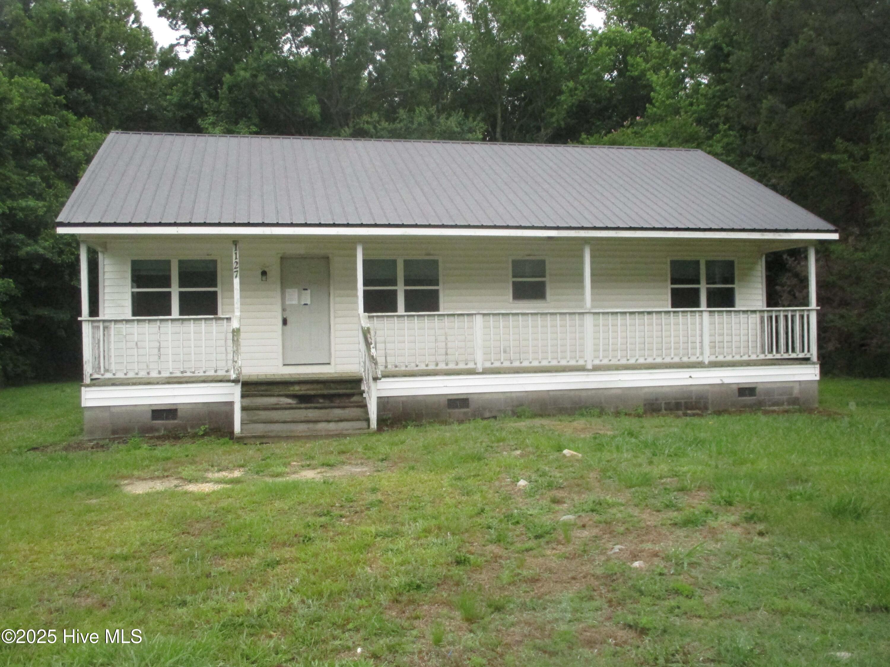 1127 Hickory Crossroads Road Property Photo 1
