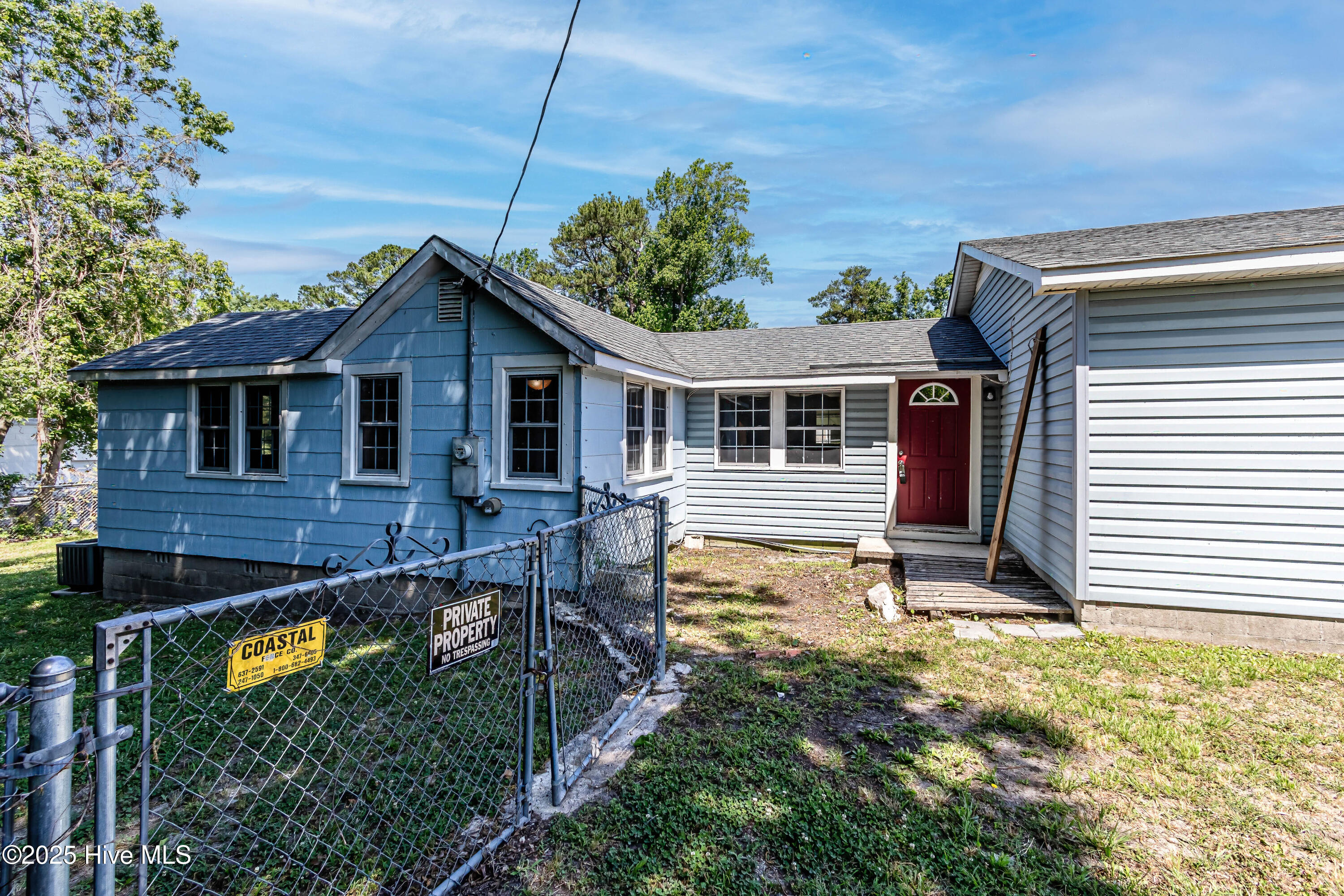 105 Queens Road Property Photo 1