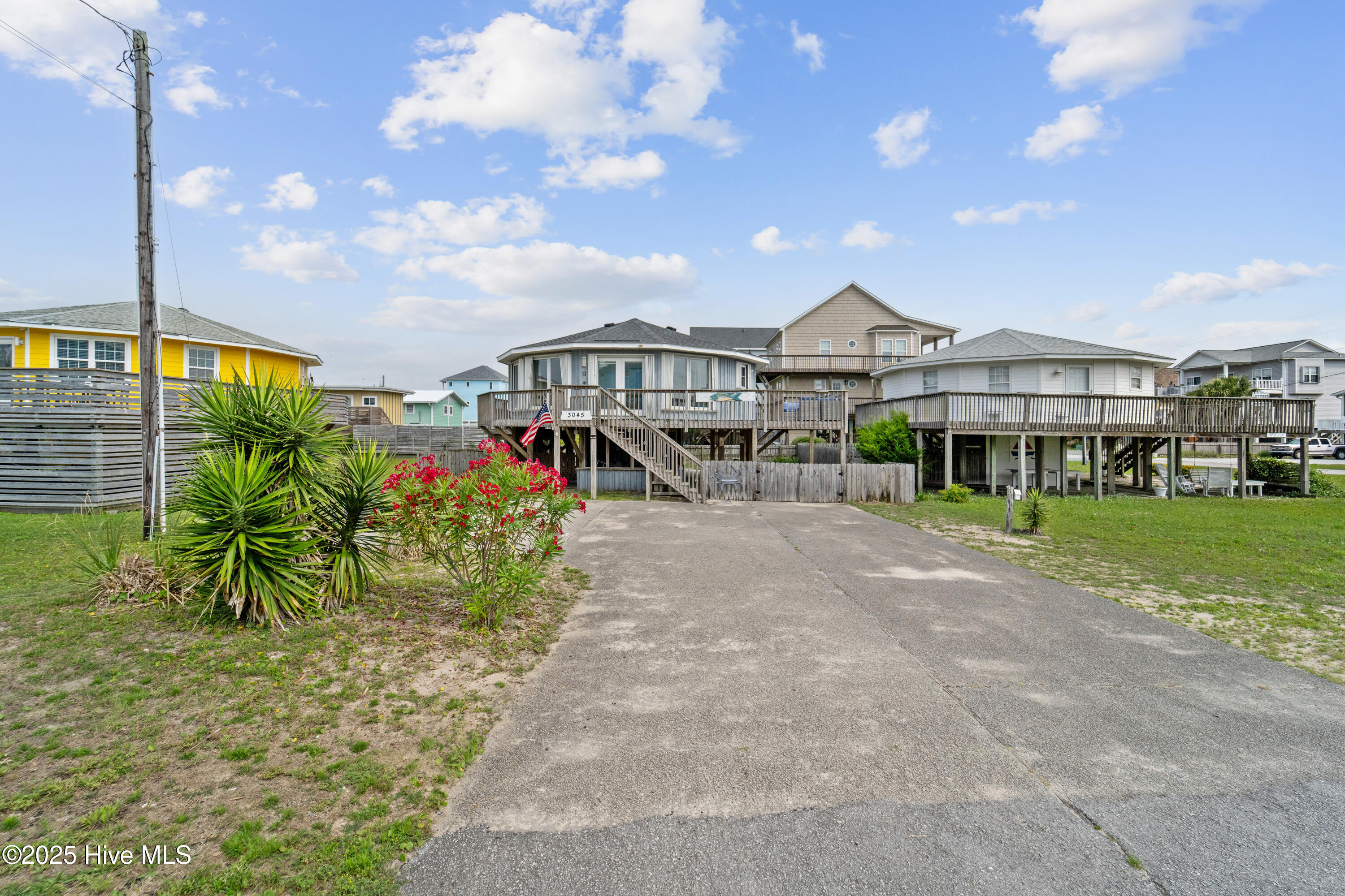 3045 Island Drive Property Photo 1
