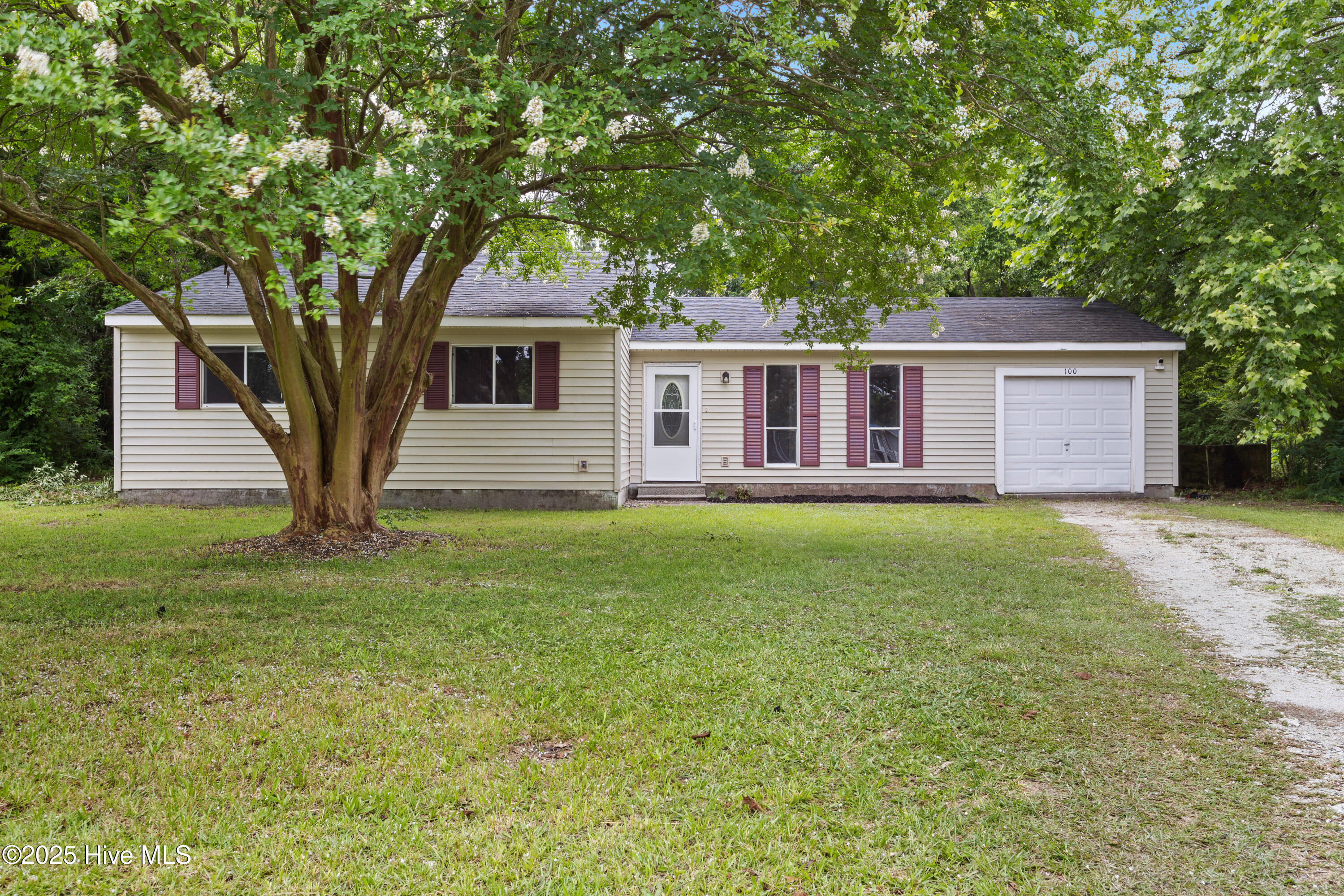 100 Mill Pond Road Property Photo 1