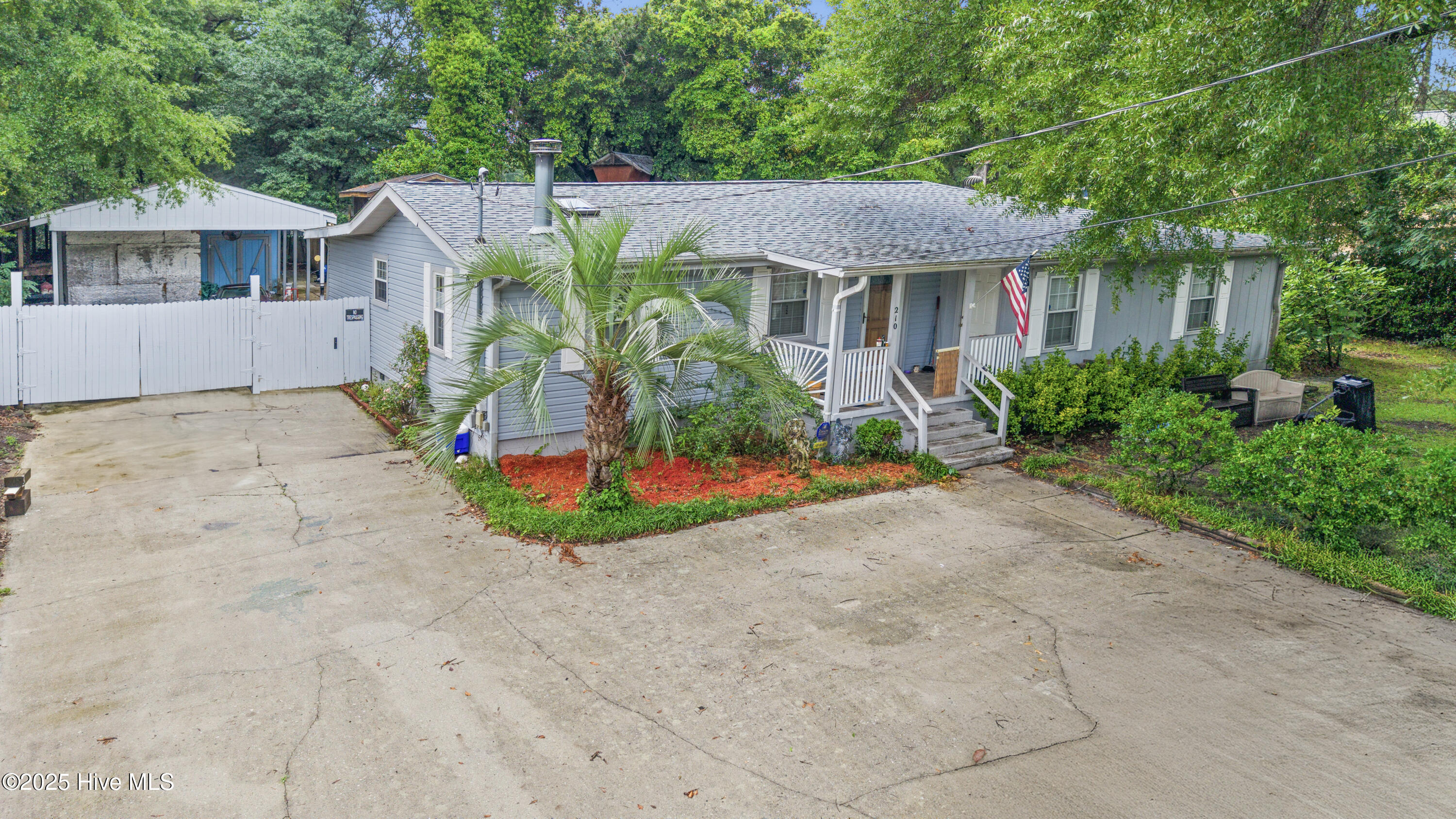 210 Rutledge Drive Property Photo 1