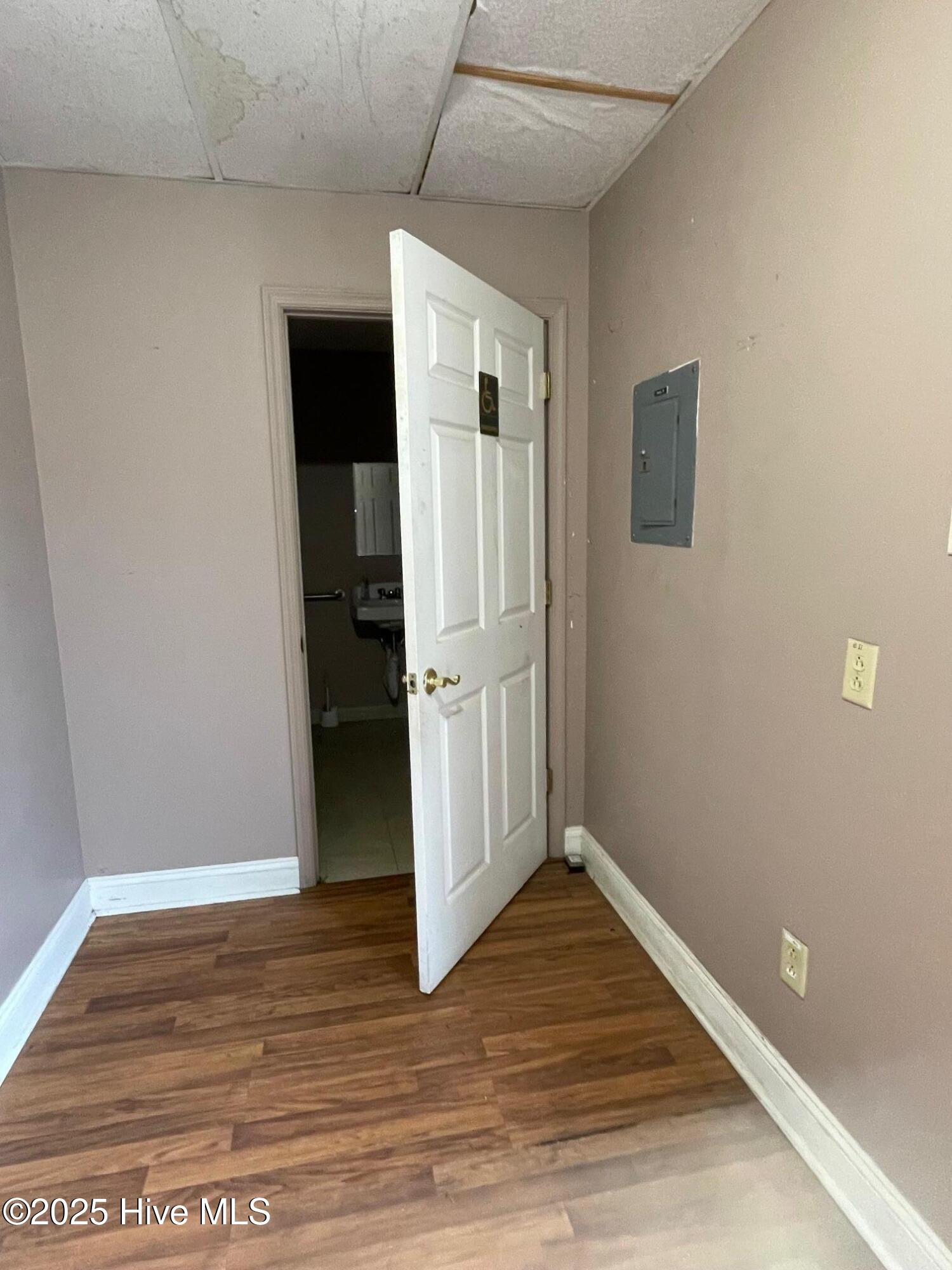 1831 Weeksville Road Suite B Property Photo 6