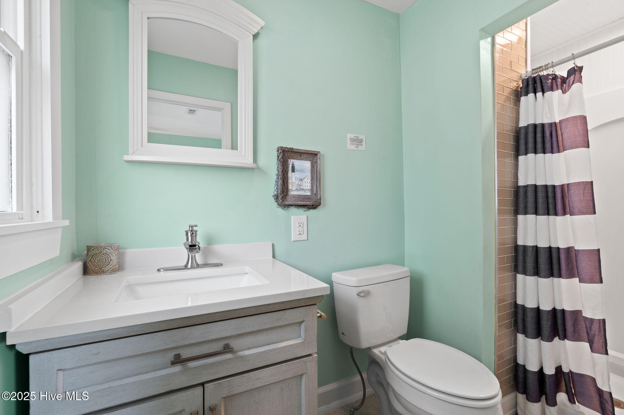 926 E Beach Drive Property Photo 21