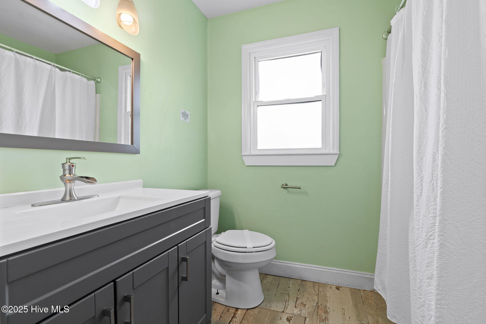 926 E Beach Drive Property Photo 23