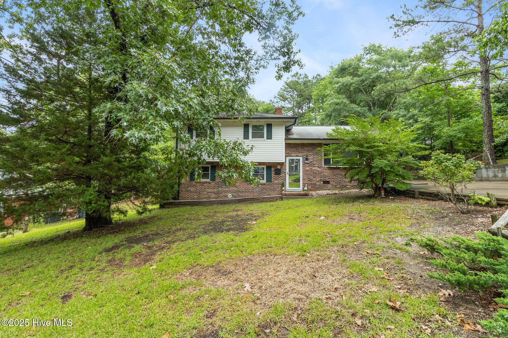 830 Edenwood Drive Property Photo 1