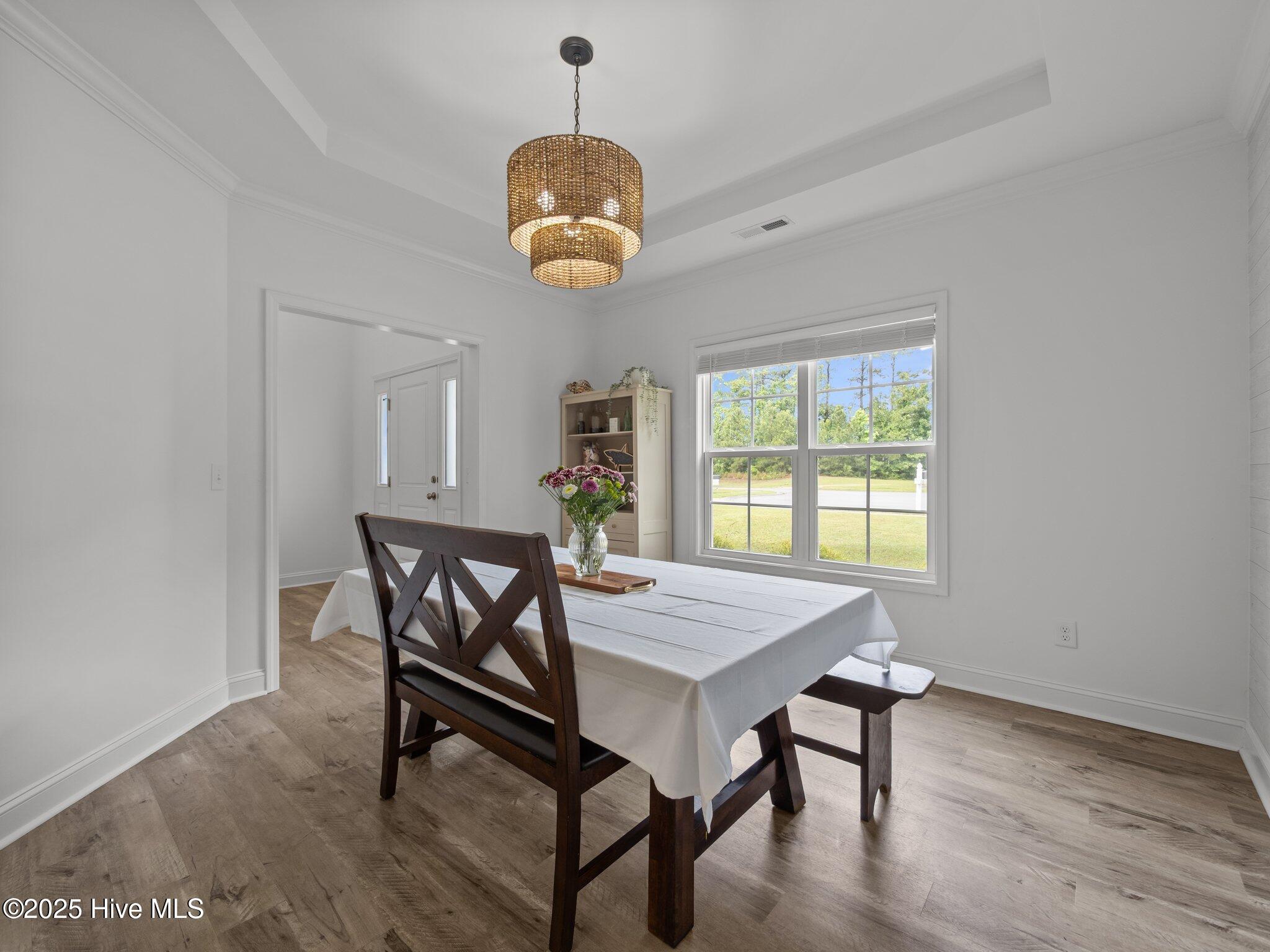 608 Creek Court Property Photo 6