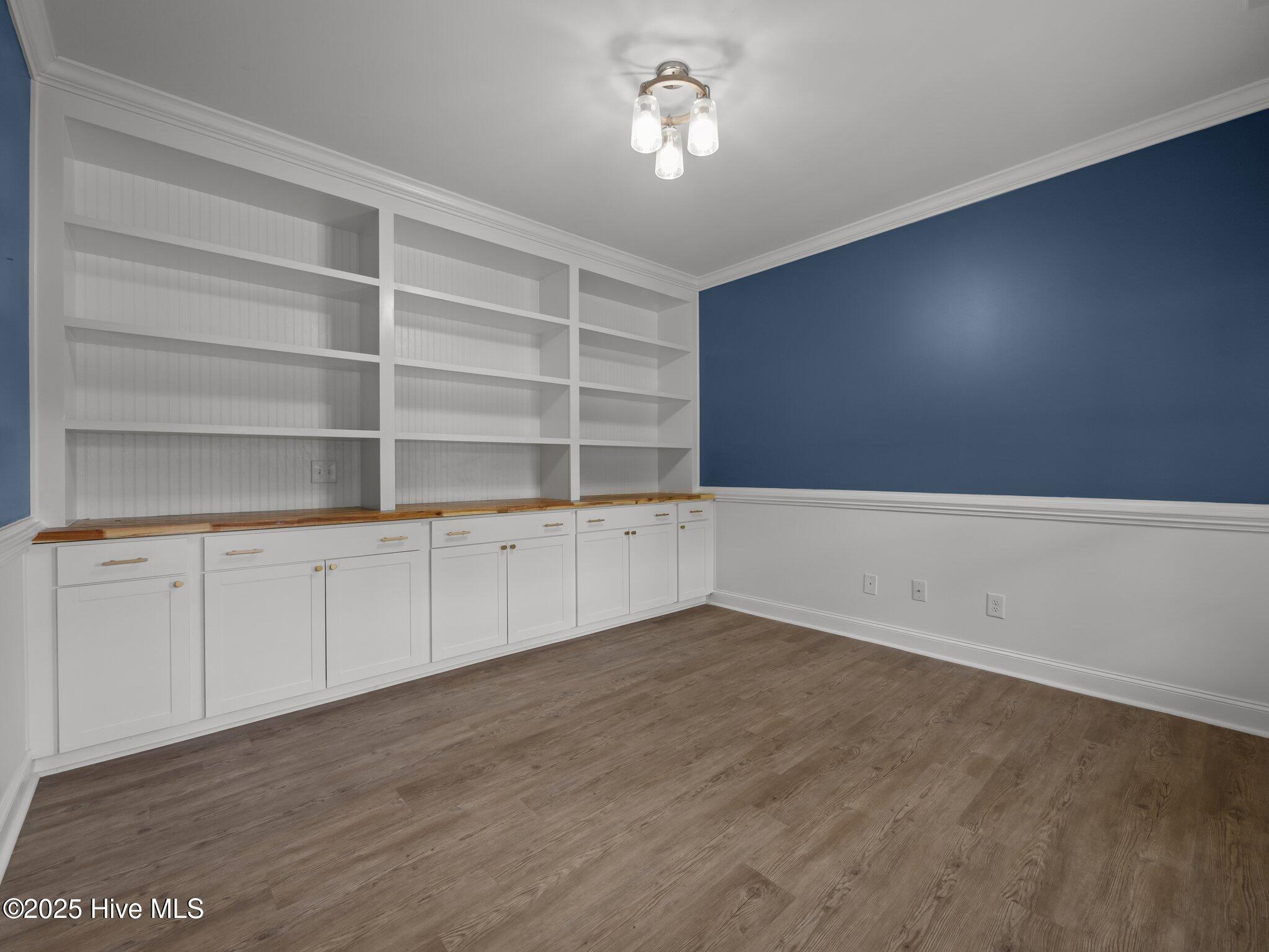 608 Creek Court Property Photo 8